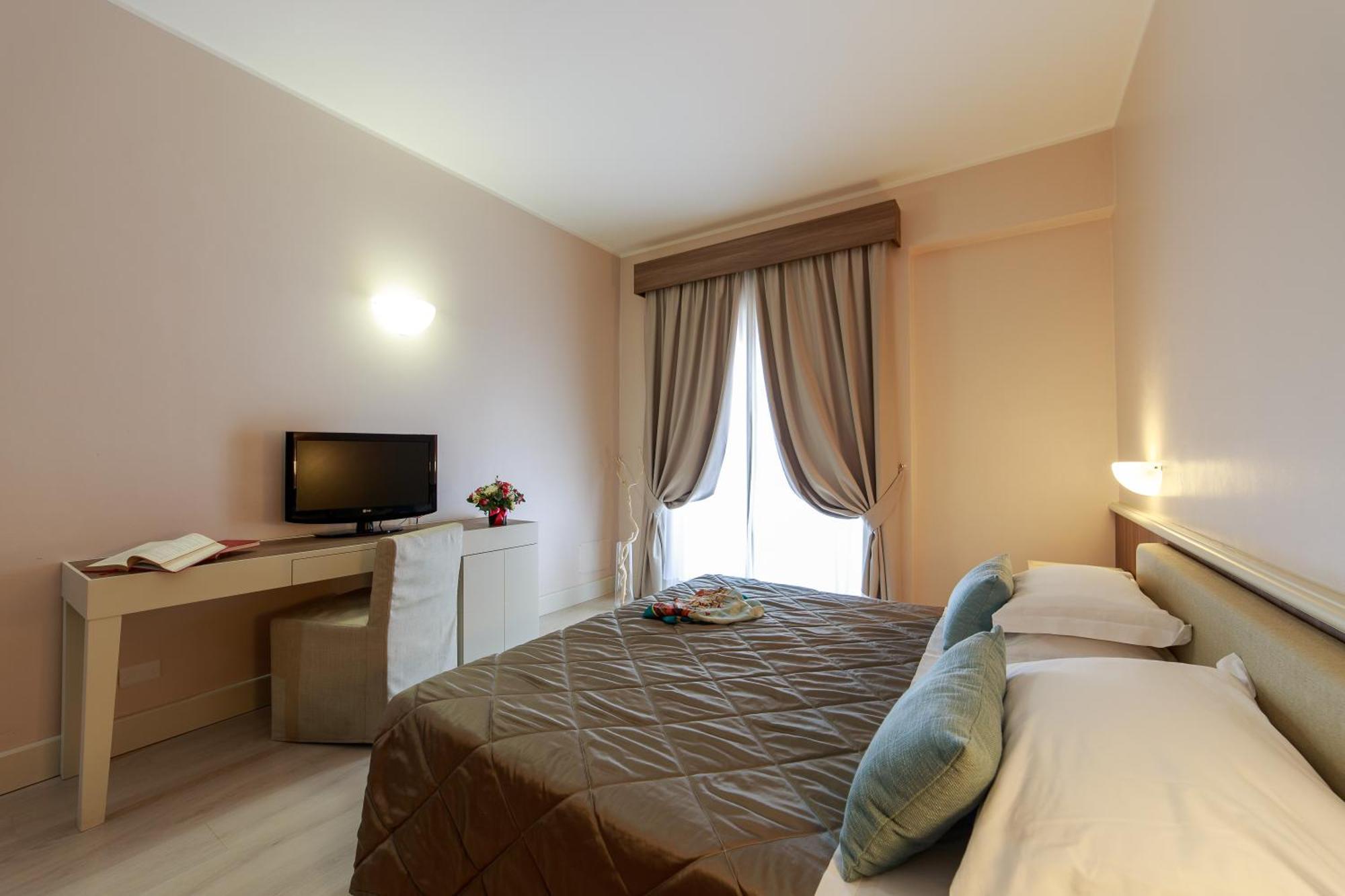 Superior Double or Twin Room,998647257:JPEG