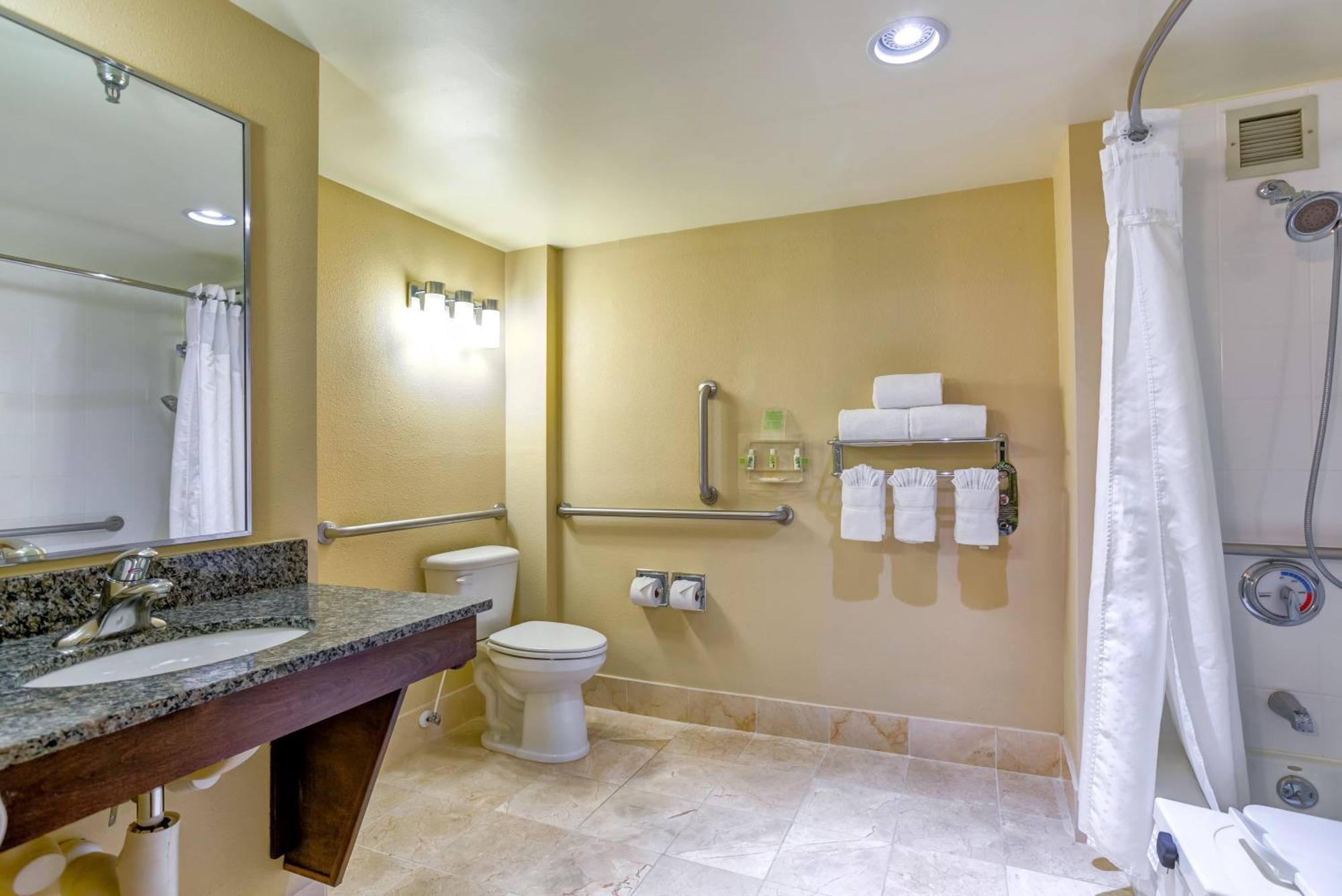 Standard Queen Room with Two Queen Beds and Transfer Shower - Mobility Access