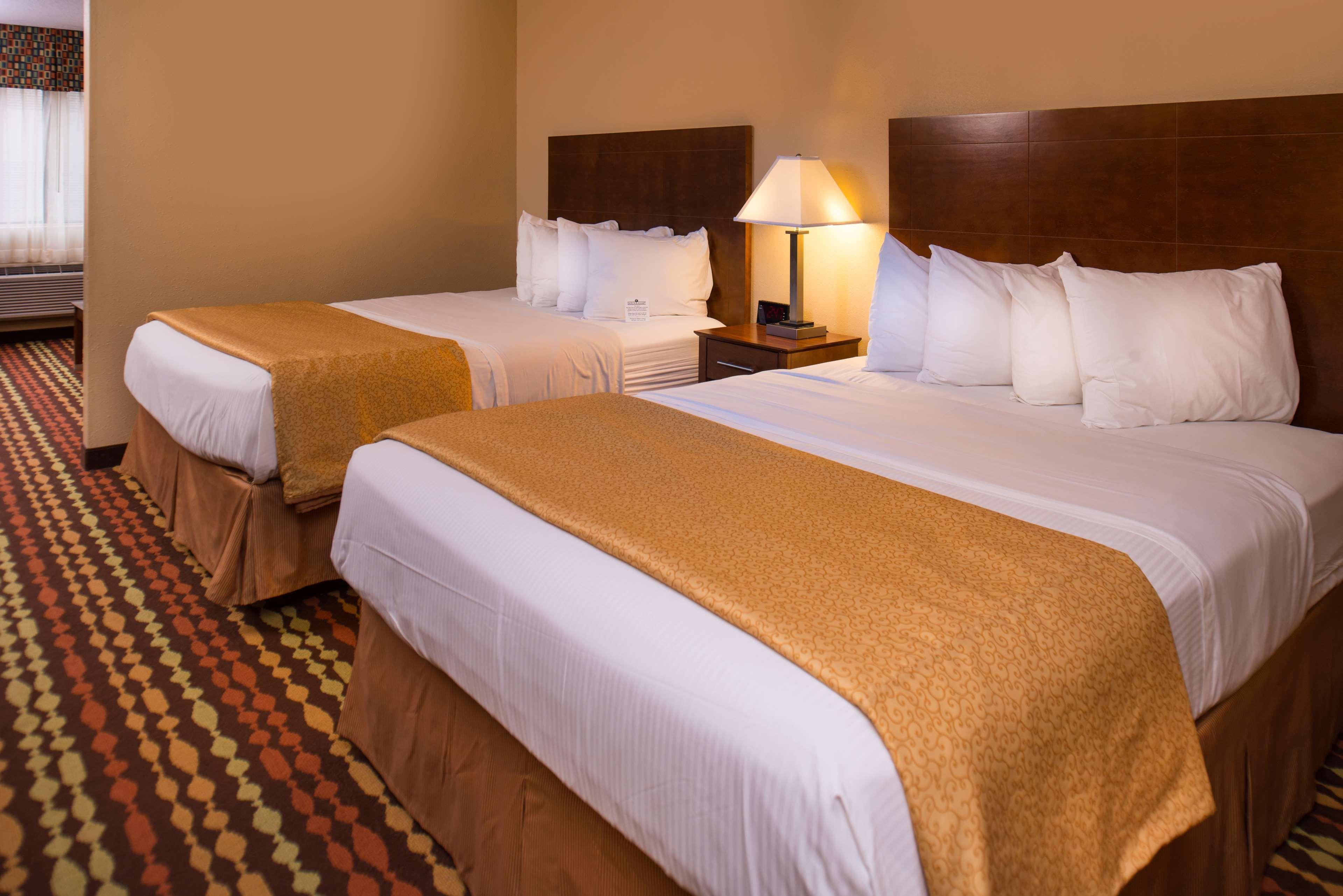 King Room with One King Bed and Two Queen Beds - Non-Smoking