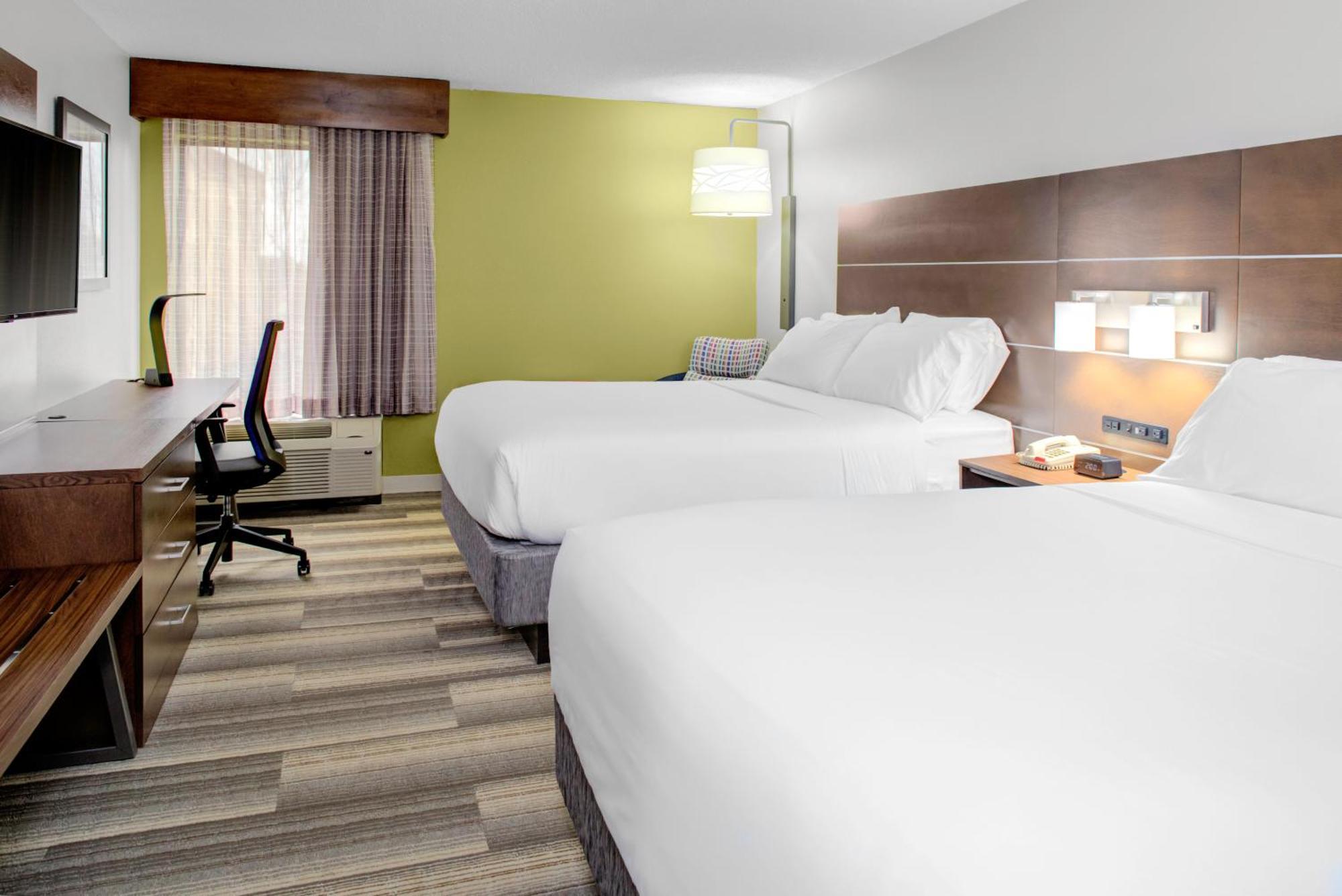 Standard Room with Two Queen Beds