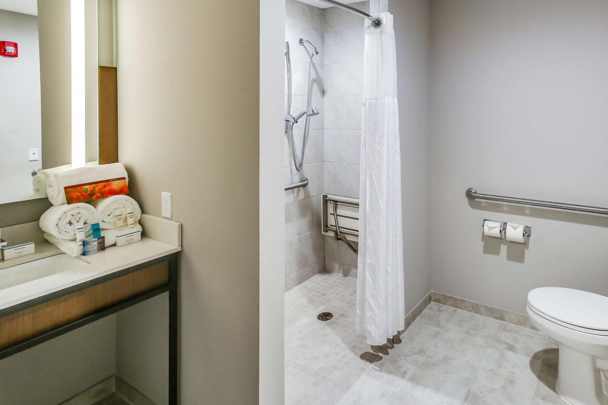 Queen Room with Two Queen Beds - Mobility Access