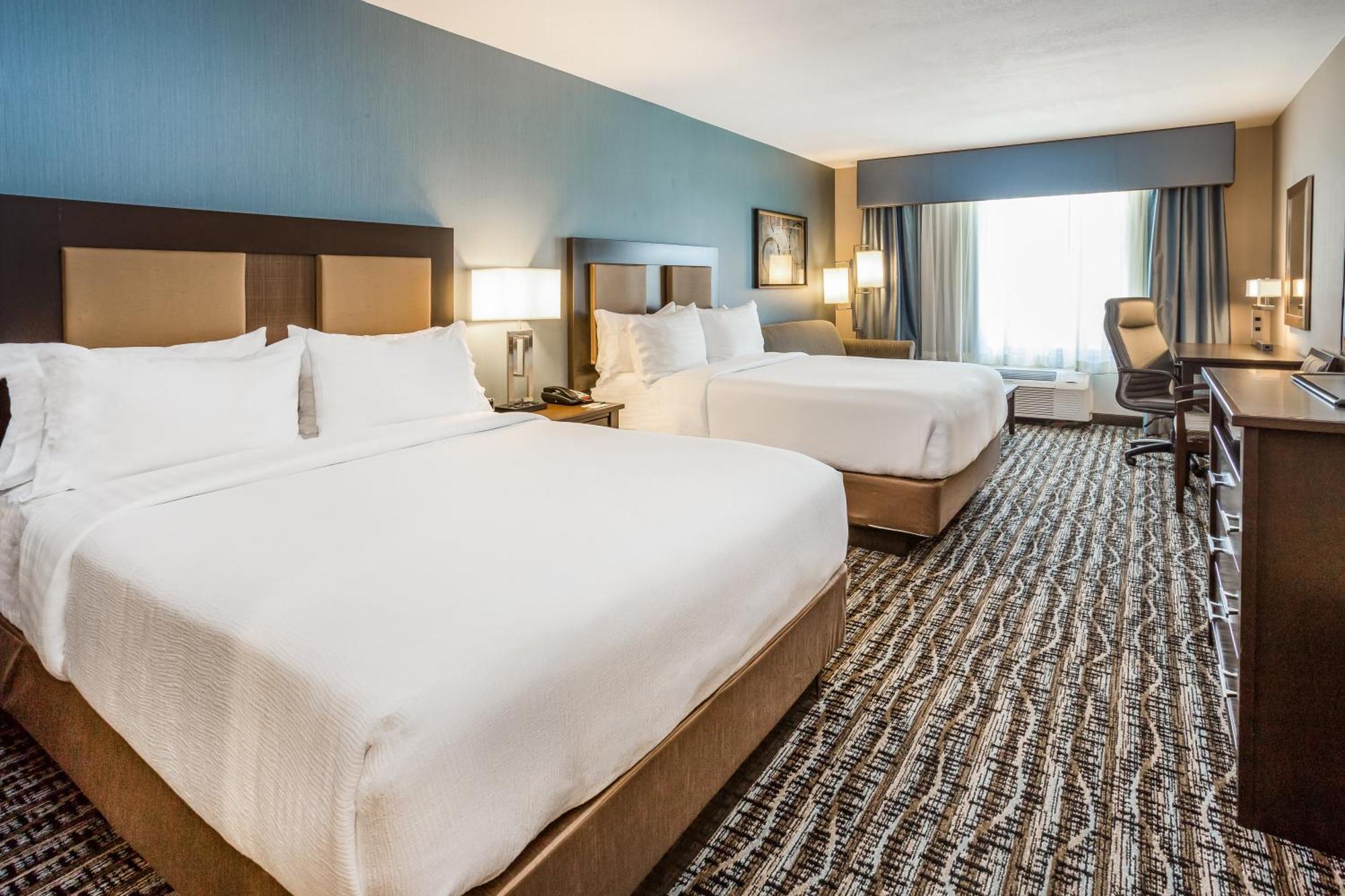 Queen Suite with Two Queen Beds