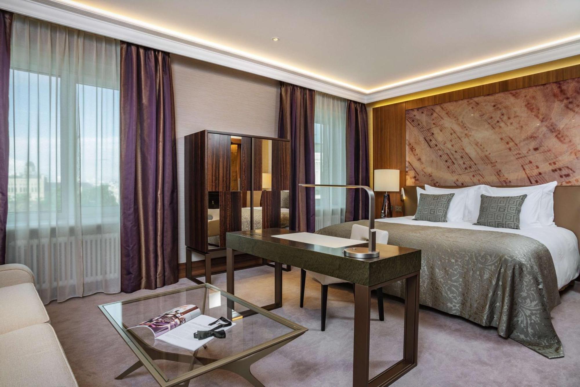 Deluxe Zimmer mit Kingsize-Bett