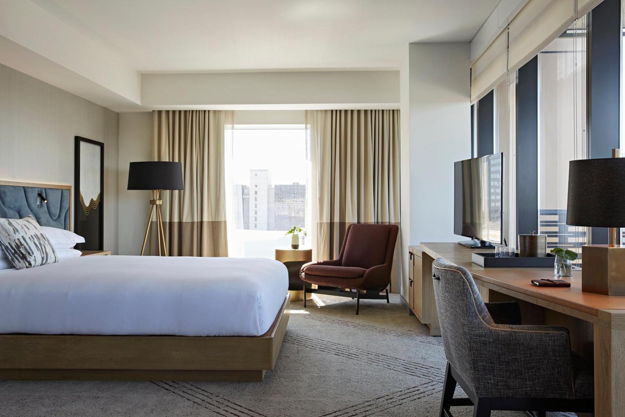 Premium King Room with Balcony and View,1544607550:JPEG