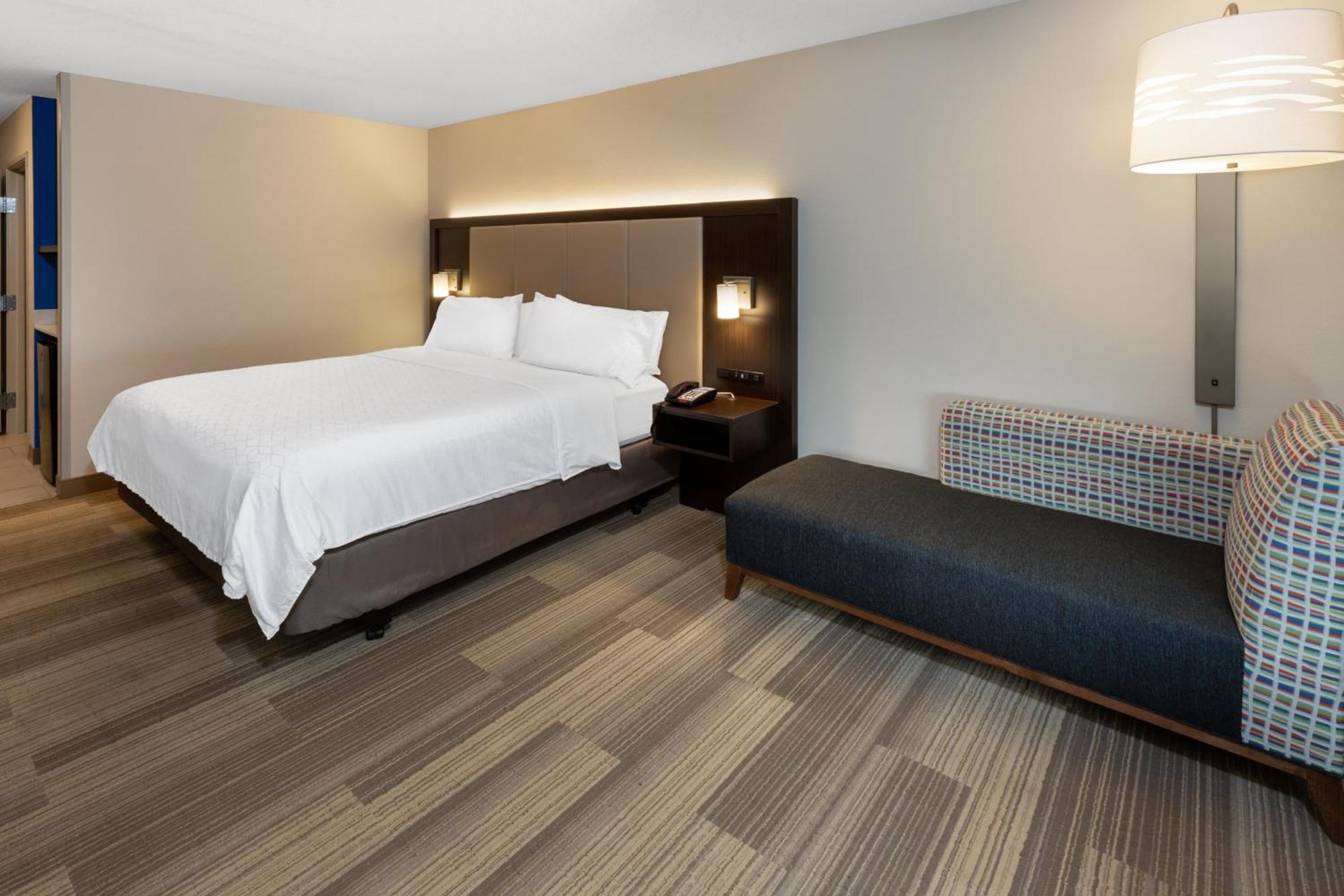 King Room - Mobility Access/Hearing Accessible
