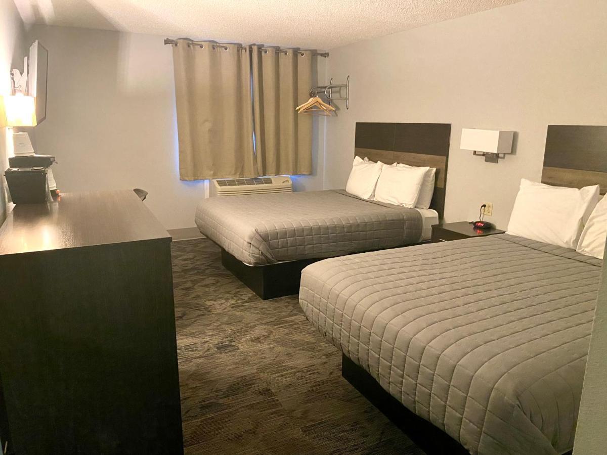 Queen Room with Two Queen Beds - Non-Smoking