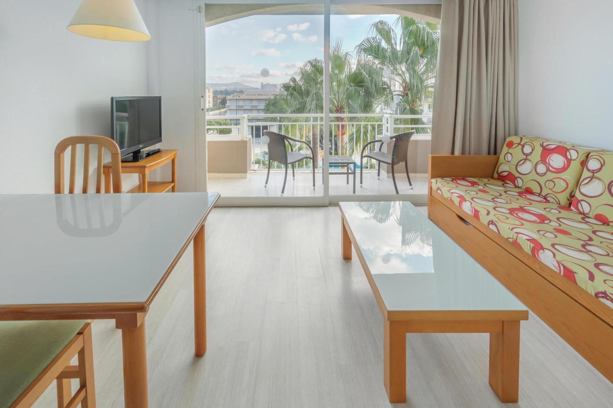 One-Bedroom Apartment,1472159818:JPEG