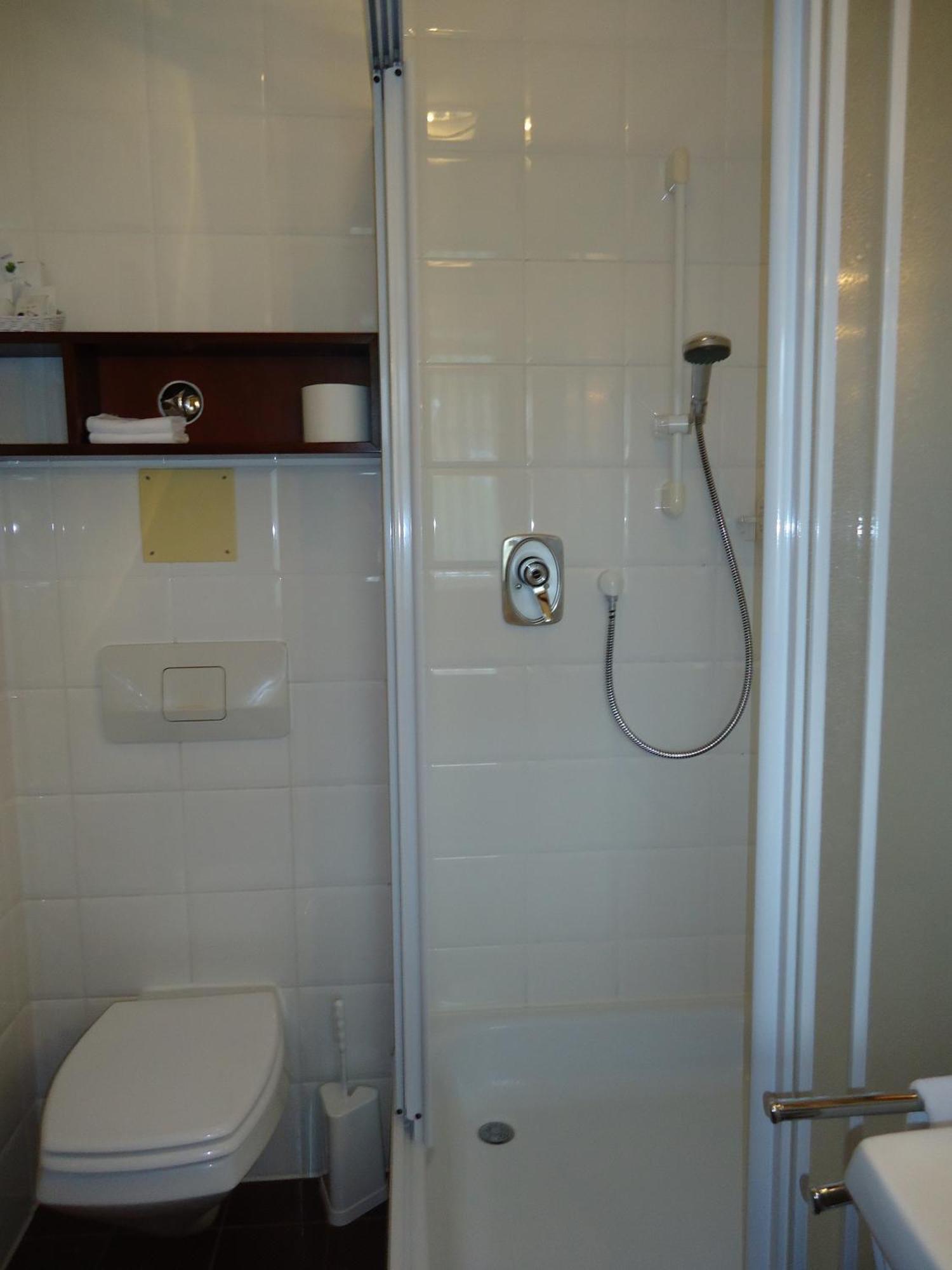 Double Room,1473547372:JPEG