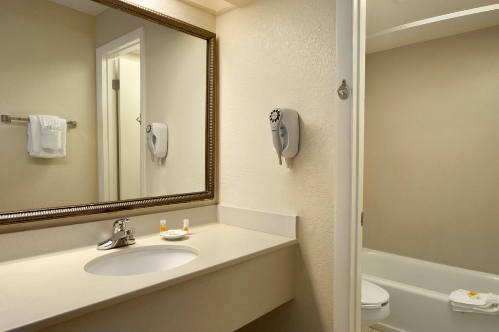 Two Queen Beds – Pet Friendly / Non-Smoking