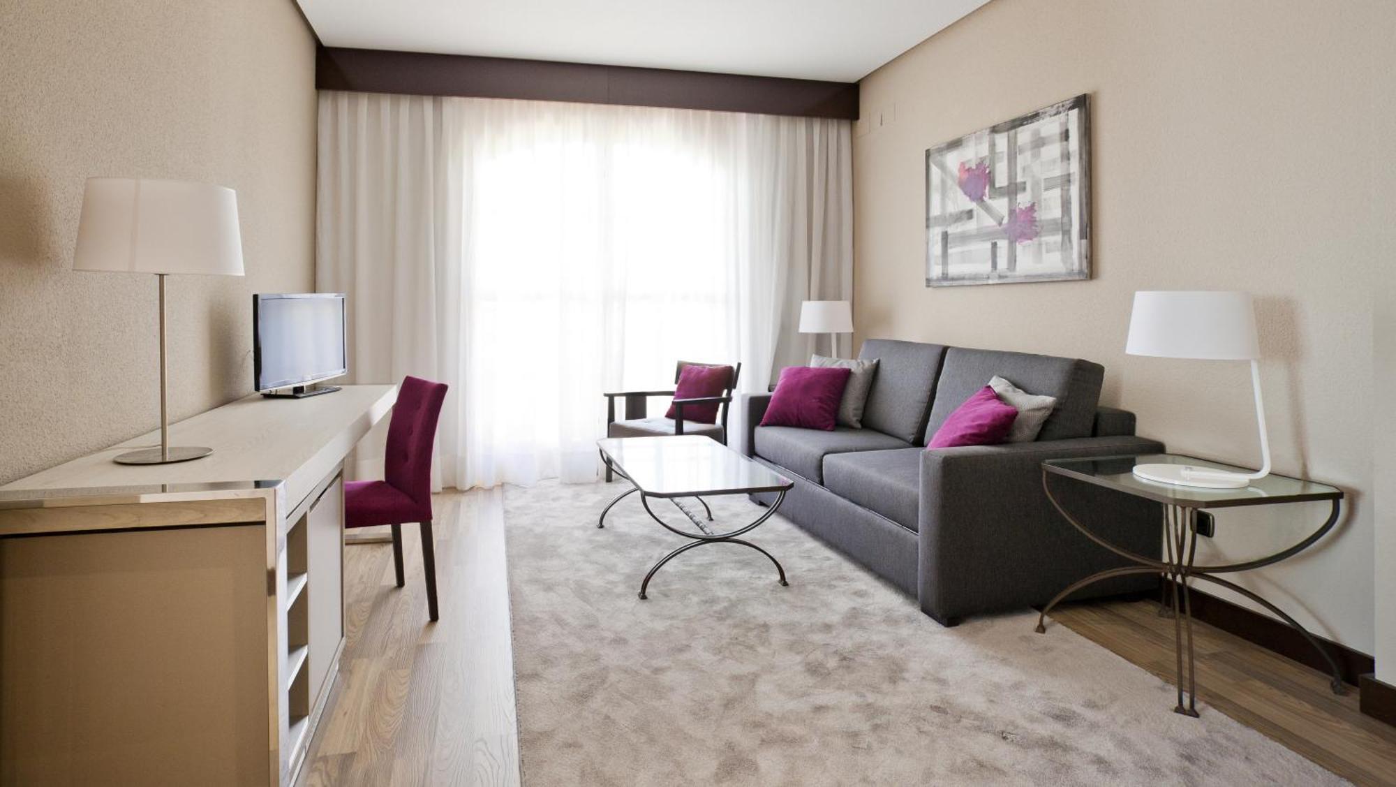 Quarto Familiar (2 Adultos + 2 Crianças)