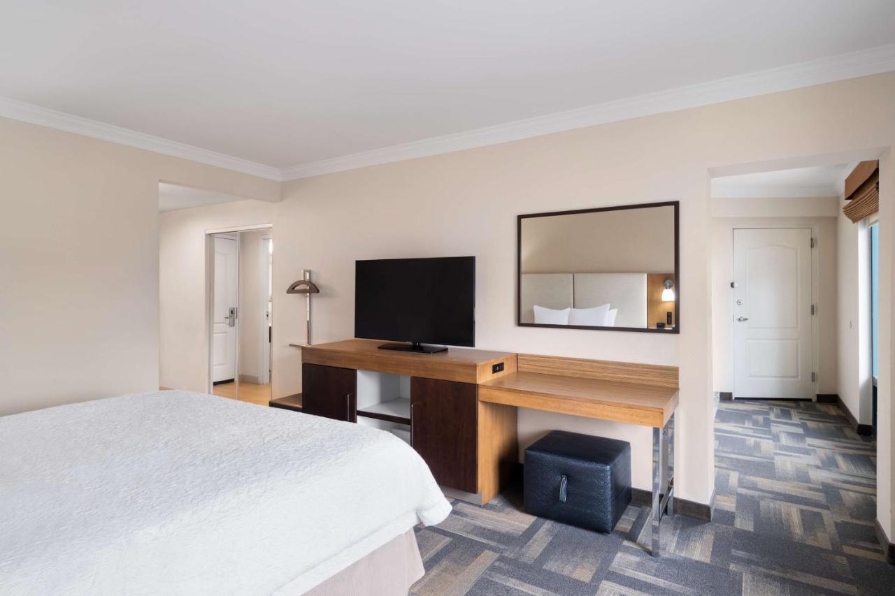 Executive King Suite - Non-Smoking