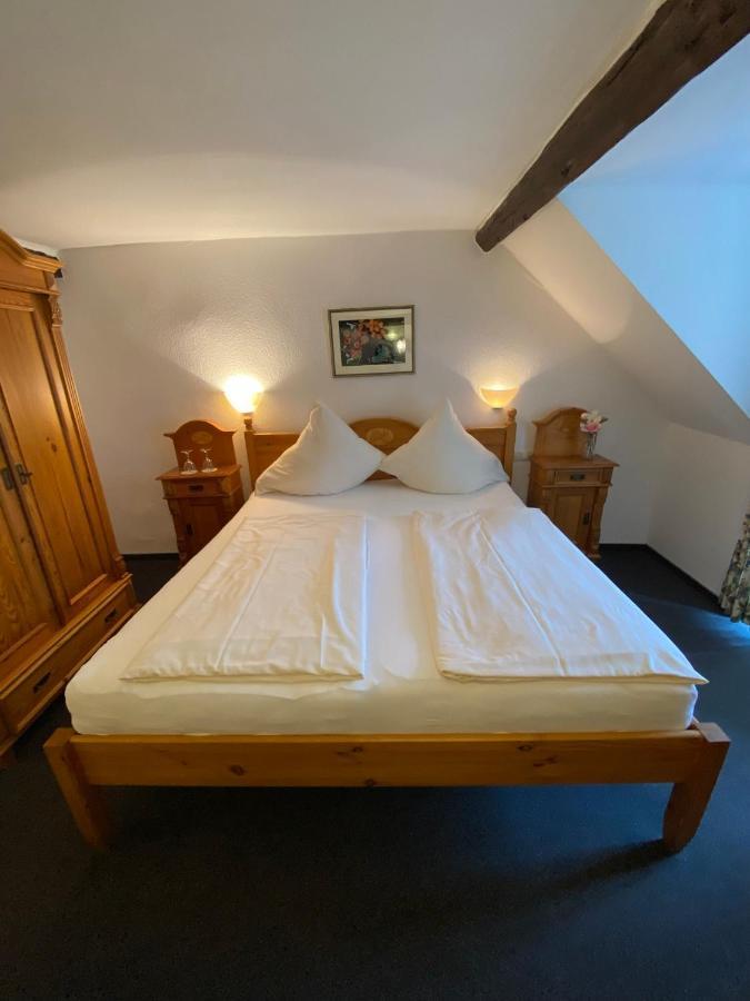 Doppelzimmer mit Fluss- und Schlossblick