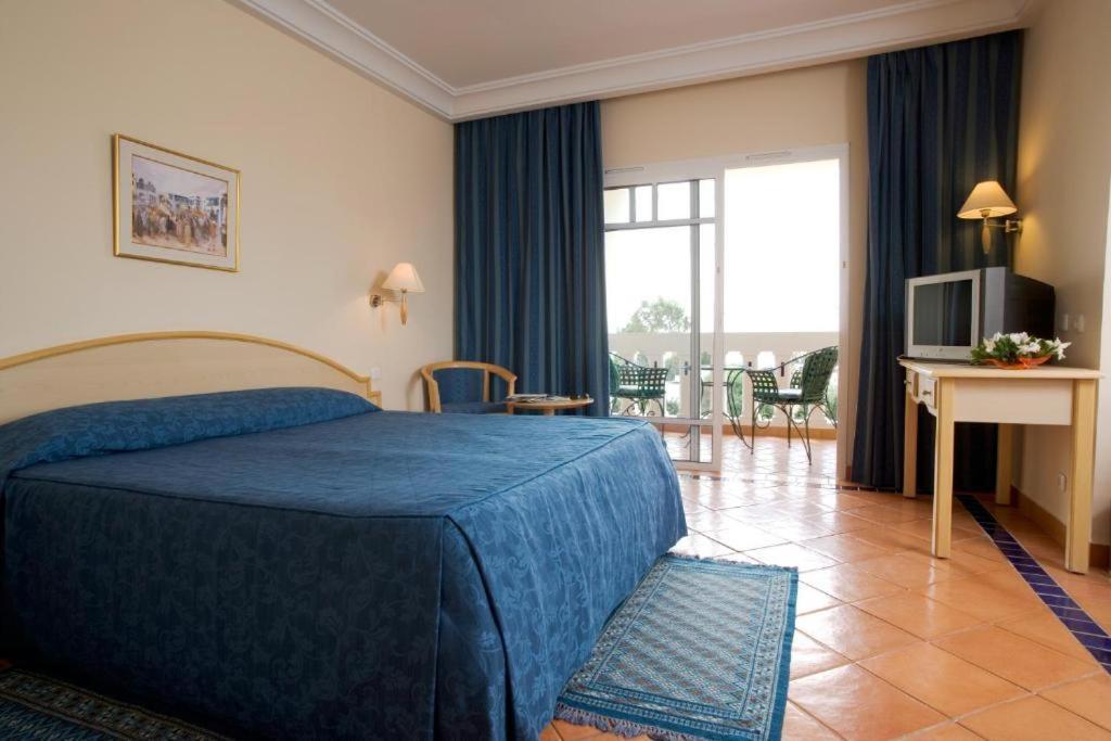 Chambre Double - Vue sur Piscine