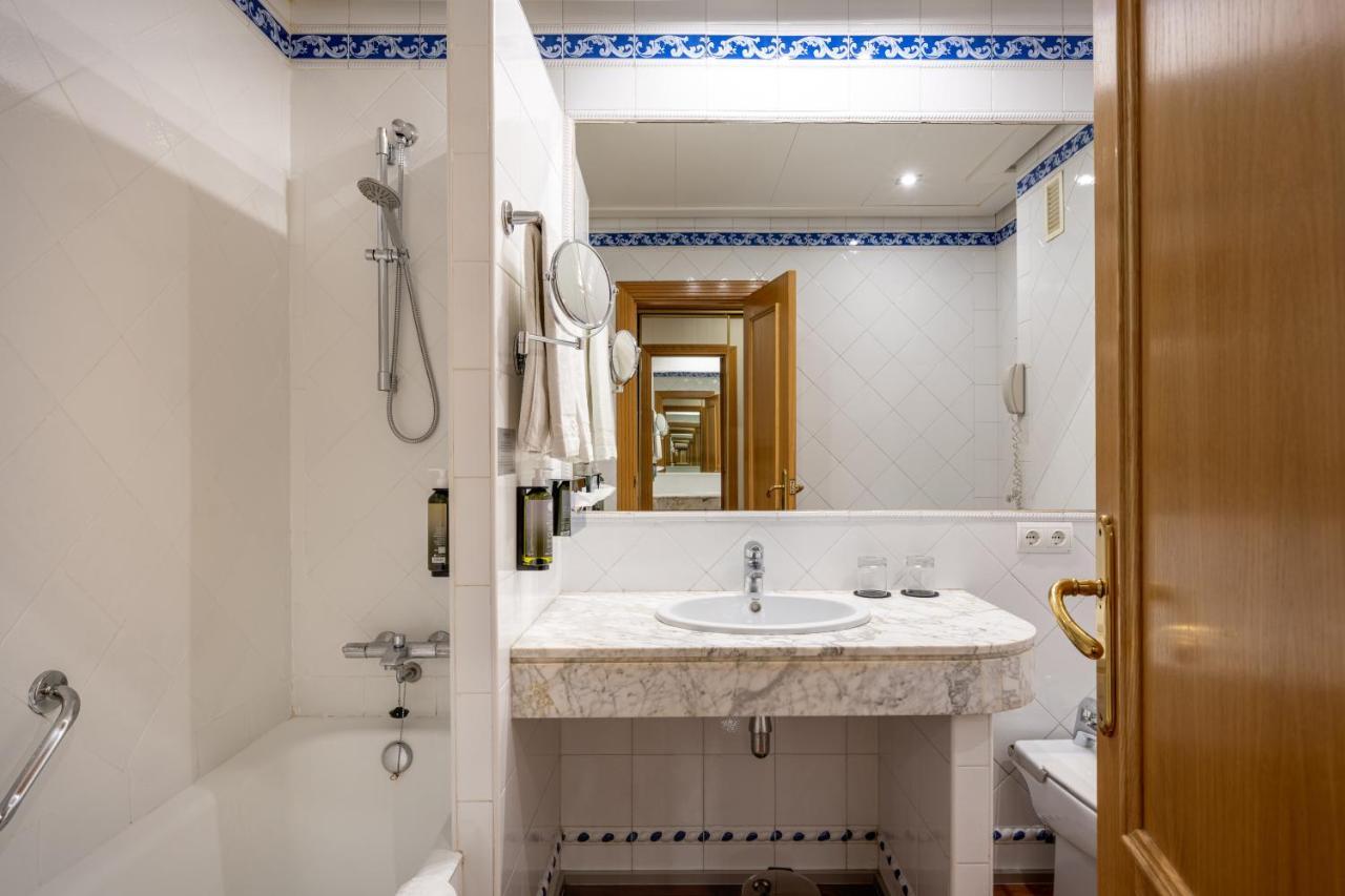 Quintuple Room (2 adults + 3 children)
