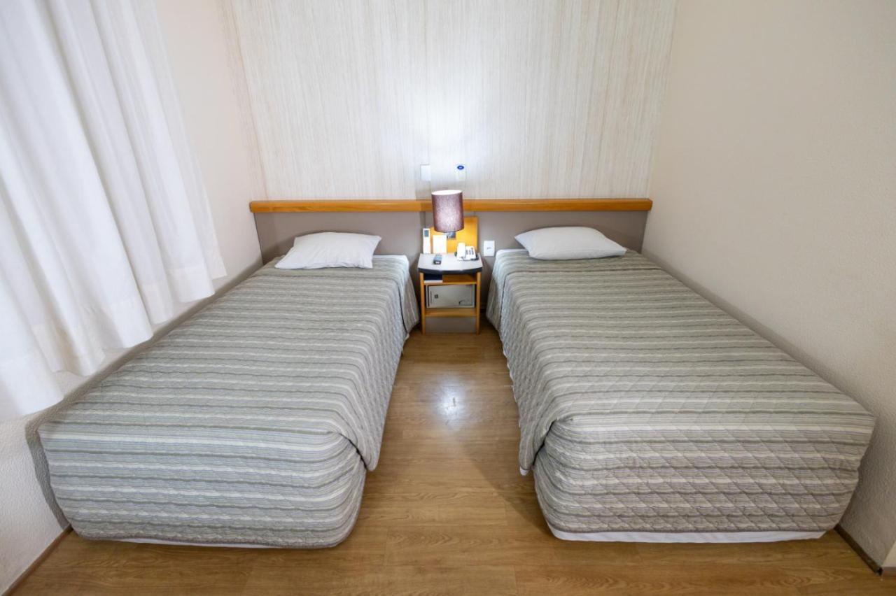 Quarto Standard com 2 Camas de Solteiro