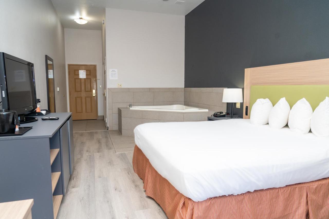 King Suite with Whirlpool - Non smoking