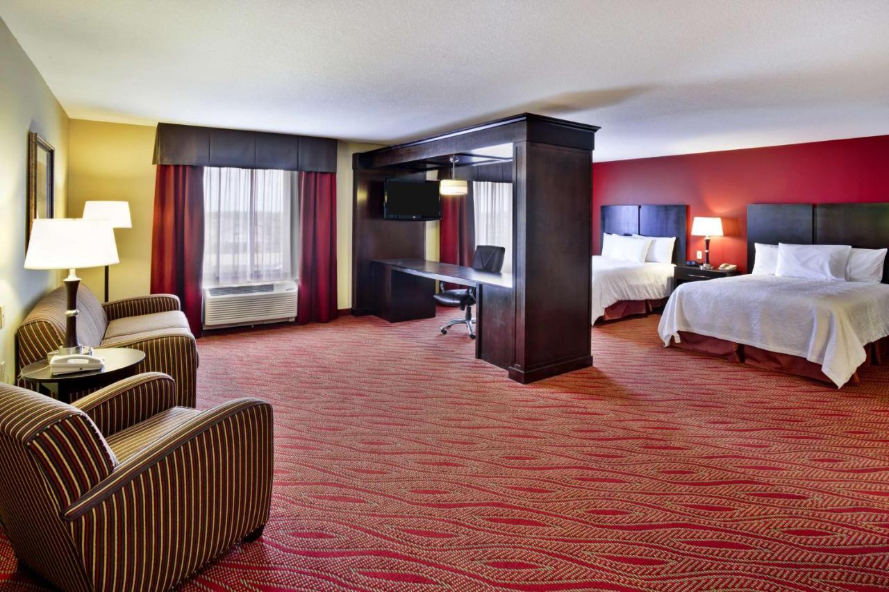 Queen Studio Suite with Two Queen Beds - Non-Smoking