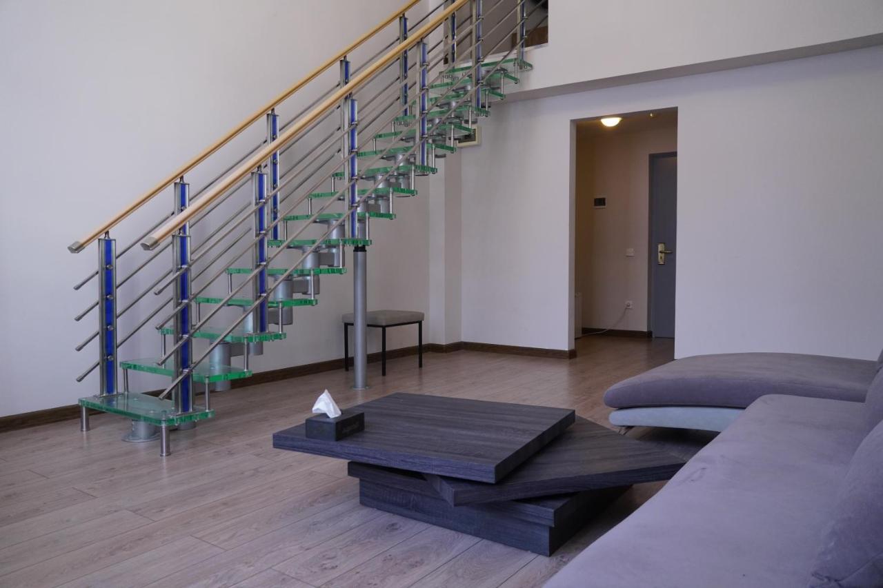 Maisonnette/Duplex Studio