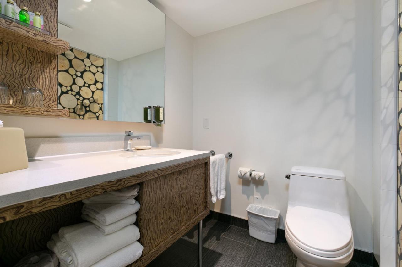 Mountain View Loft Suite with Balcony