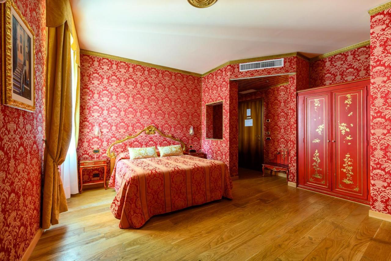 Junior Suite met Balkon en Uitzicht op de Gracht