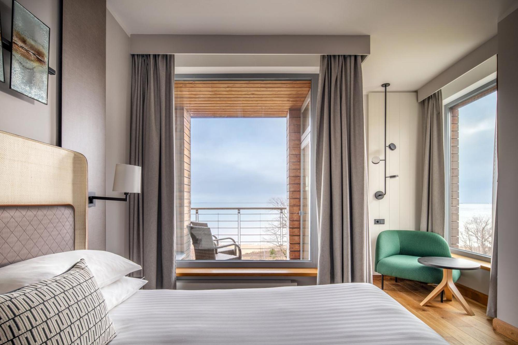 Superior Zimmer mit Kingsize-Bett, Balkon und Meerblick