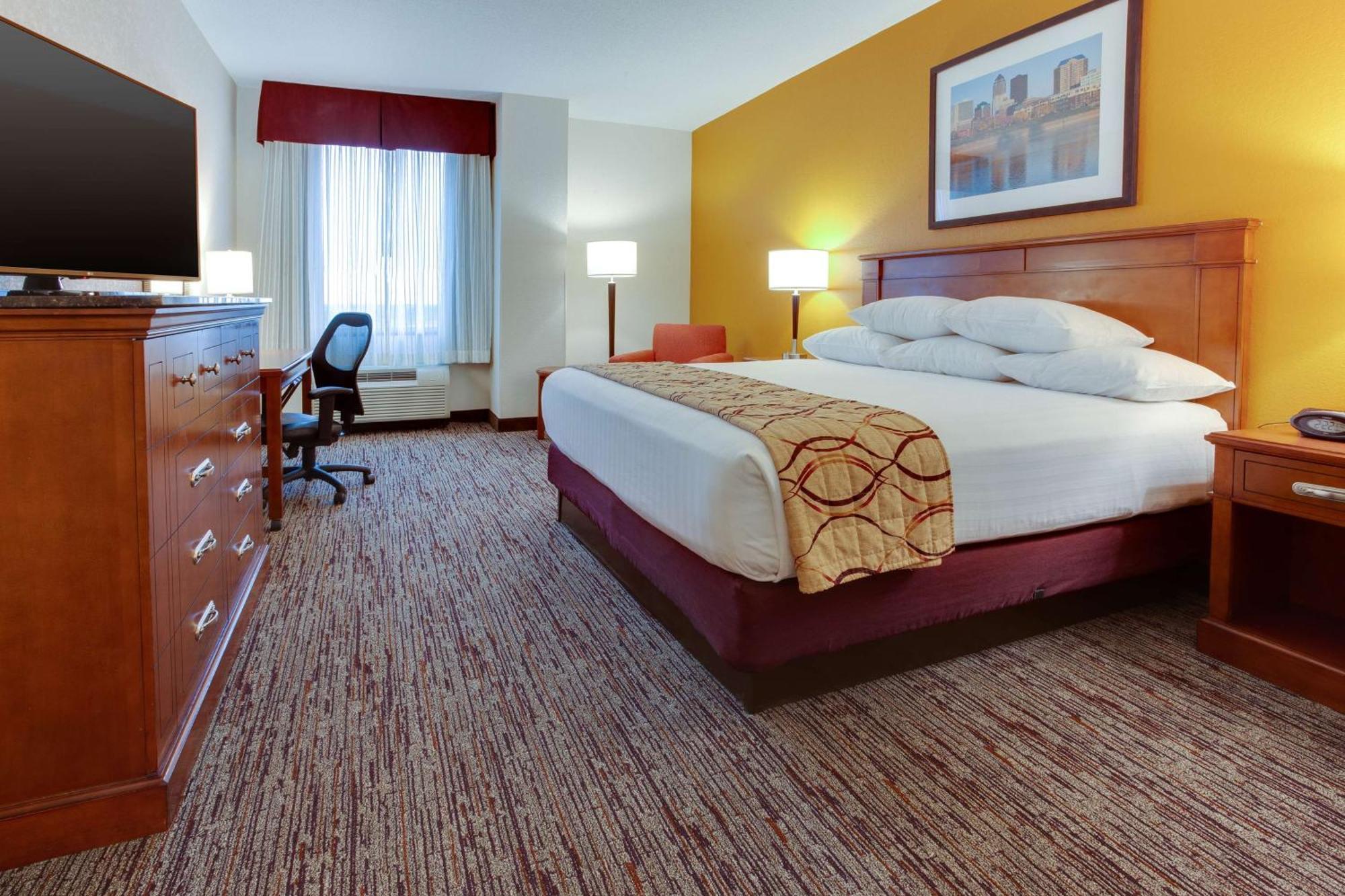 Deluxe King Room - Accessible, Tub