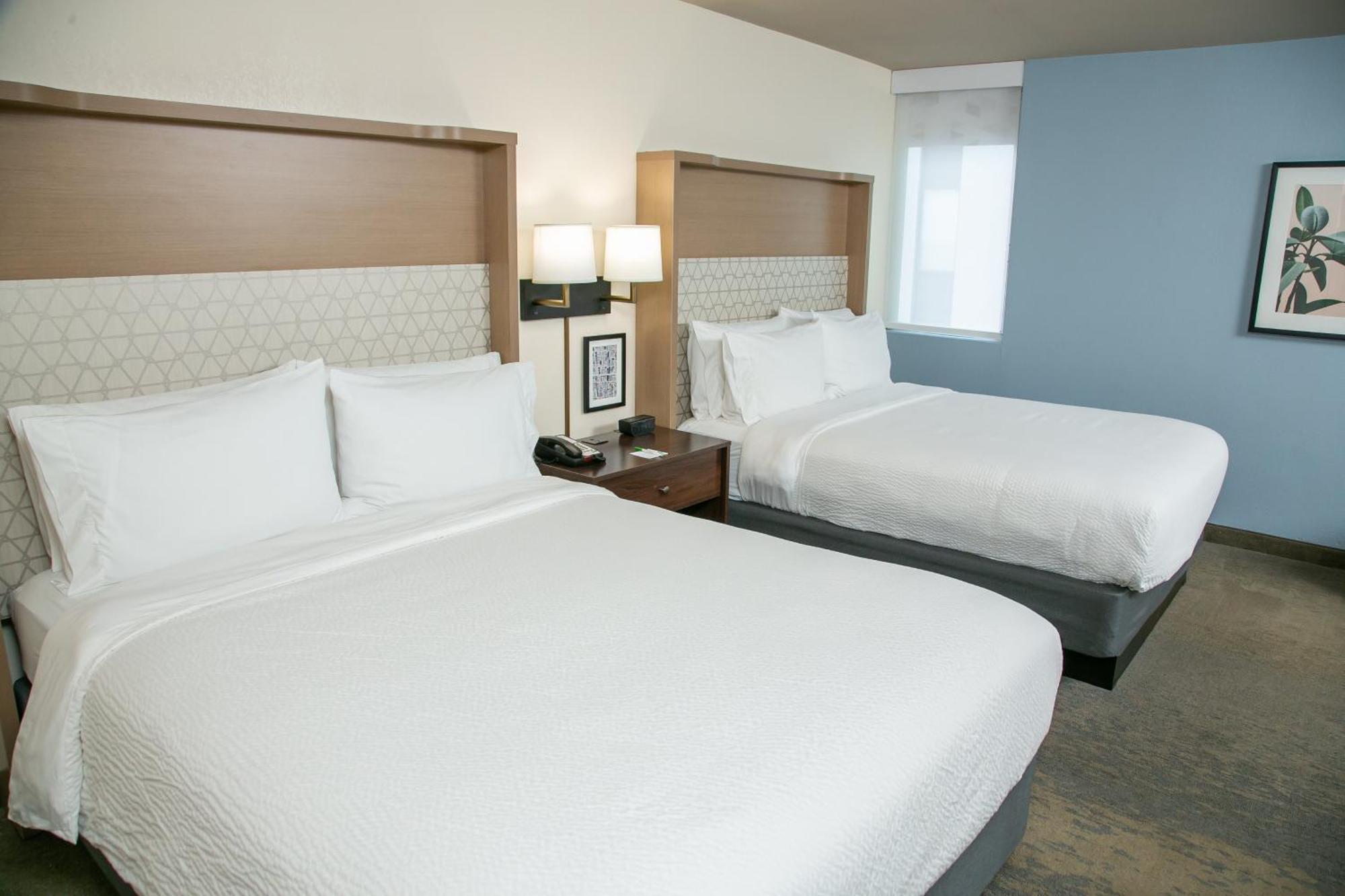 Queen Suite with Two Queen Beds