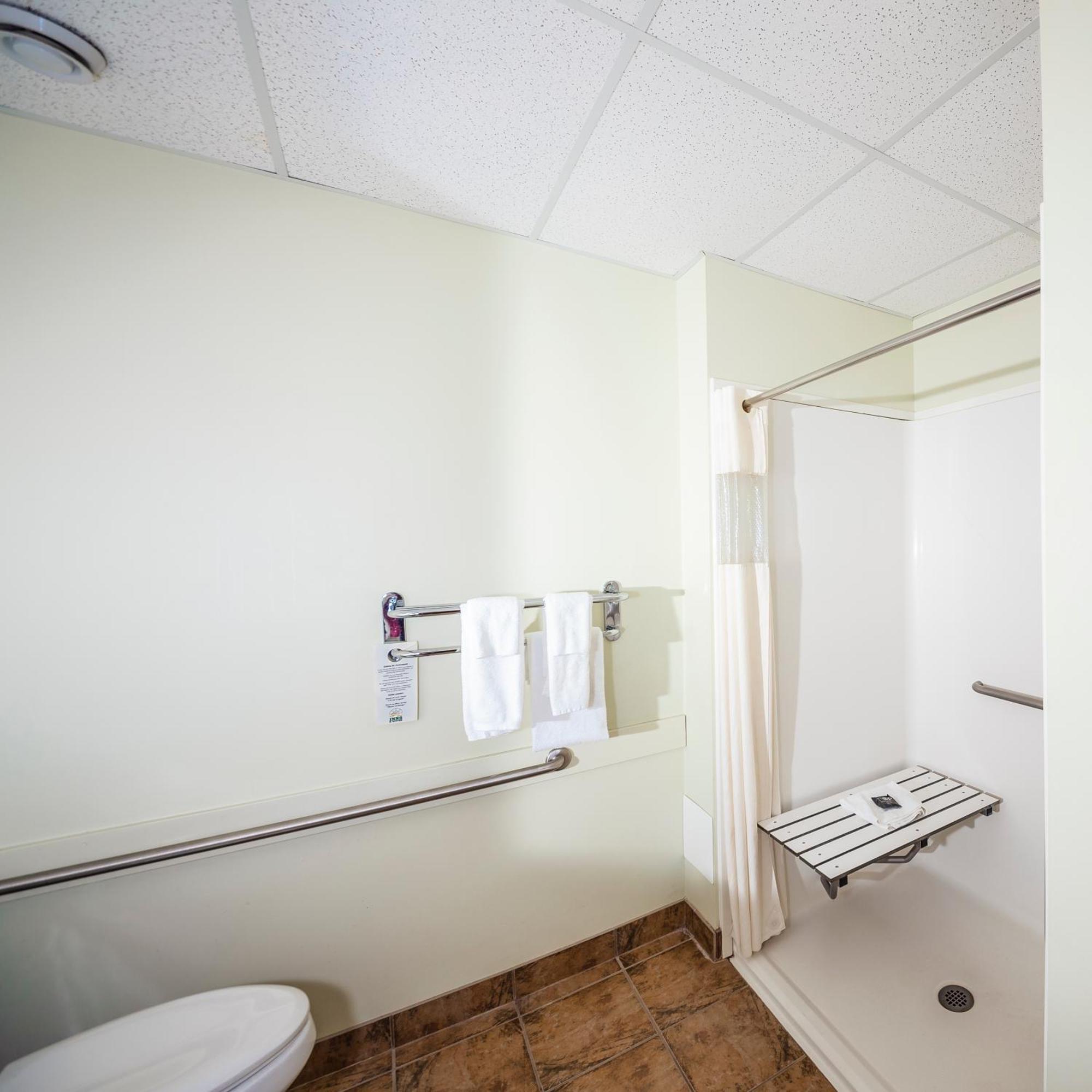 Kamer met 2 Queensize Bedden - Rookvrij