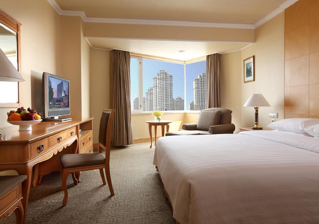 Xinxiang Cozy Double Bed Room (High Floor Scenic View, Germany GROHE Shower)
