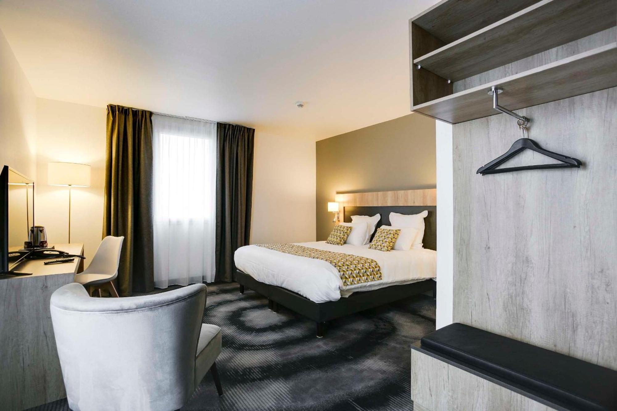 Double Room,1596113705:JPEG