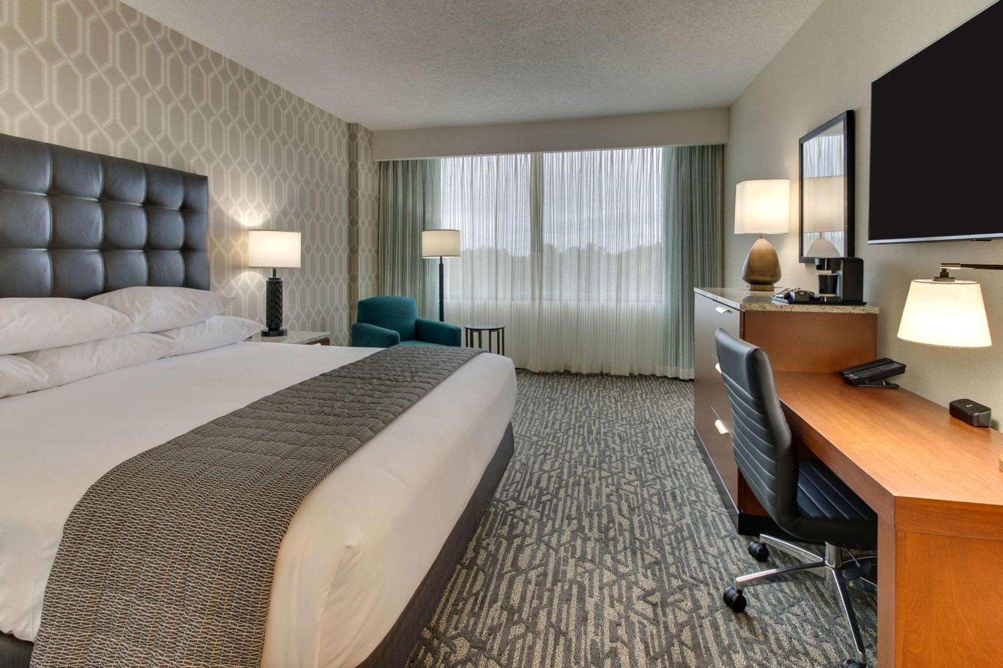 Deluxe King Room