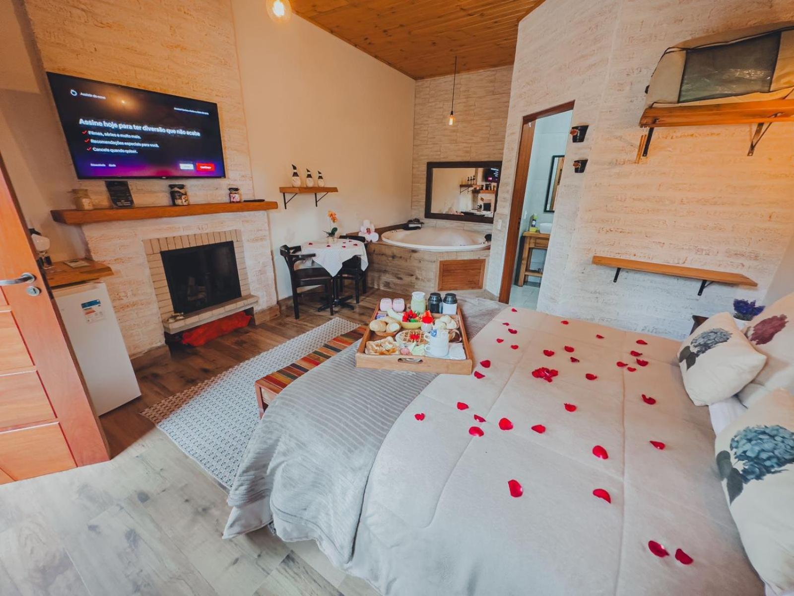 Deluxe Double Room with Bath,1499765782:JPEG