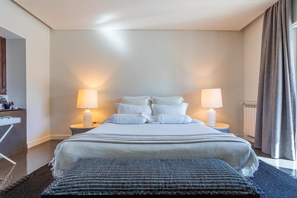 Deluxe King Suite,1502552500:JPEG