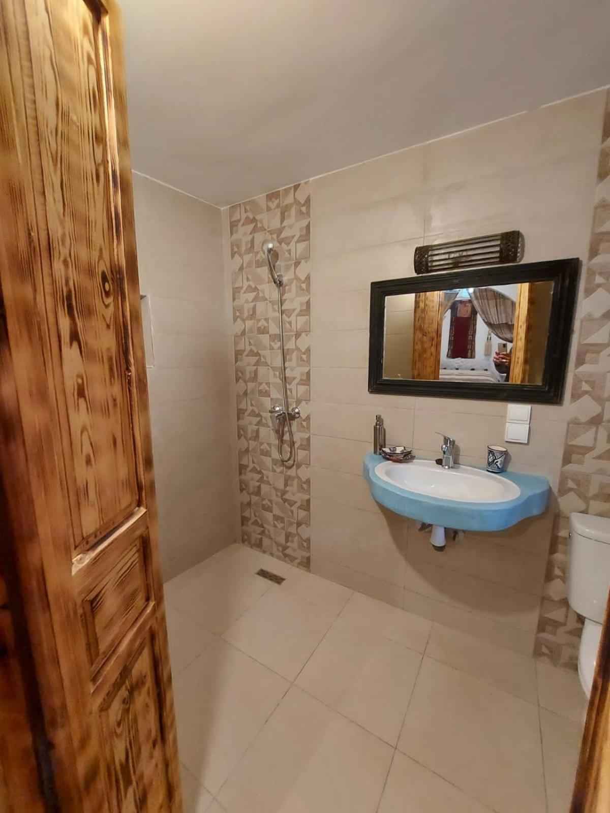 Chambre Triple avec Salle de Bains Privative