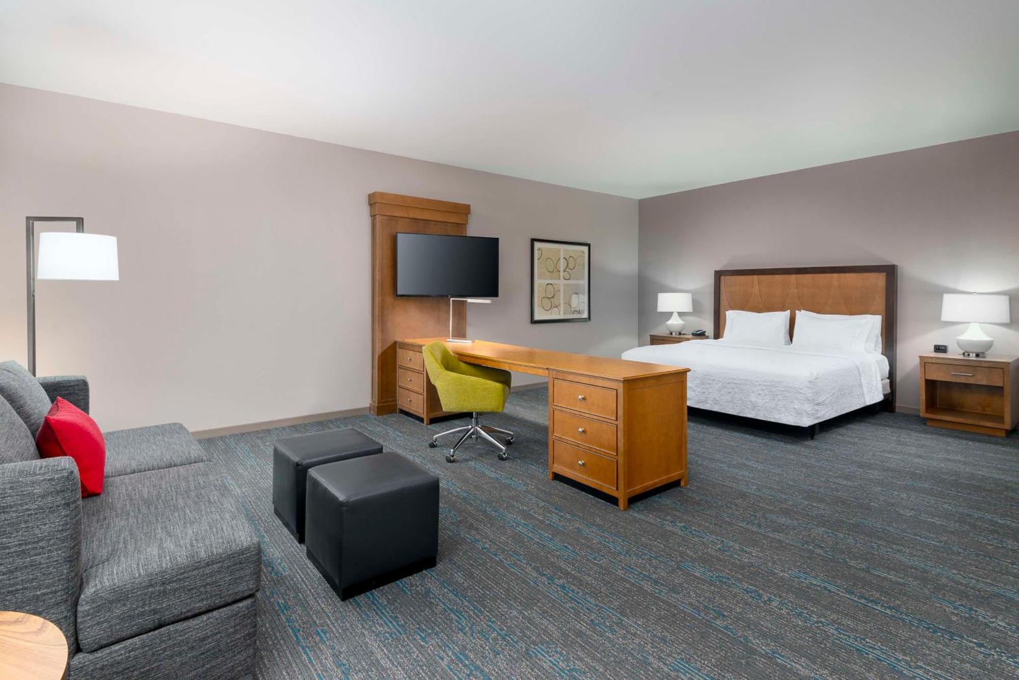King Studio Suite with Sofa Bed - Hearing Access/Non-Smoking