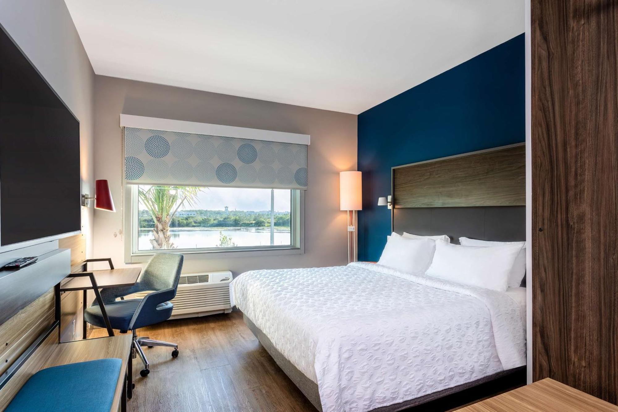 King Room with Walk-In Shower