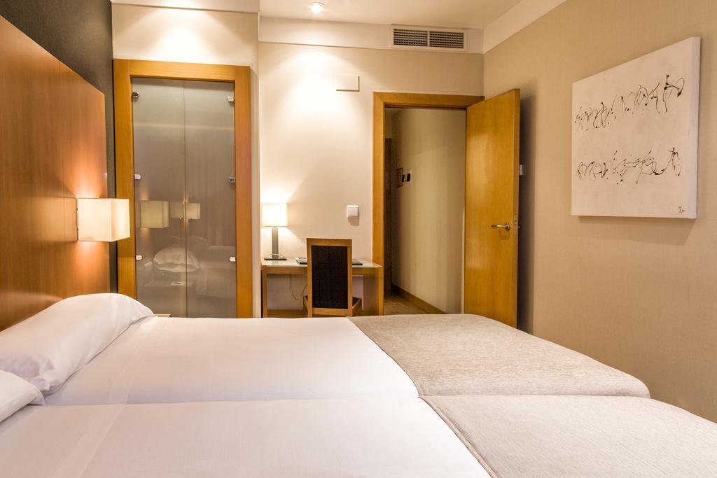 Double or Twin Room (1-2 People),709603060:JPEG