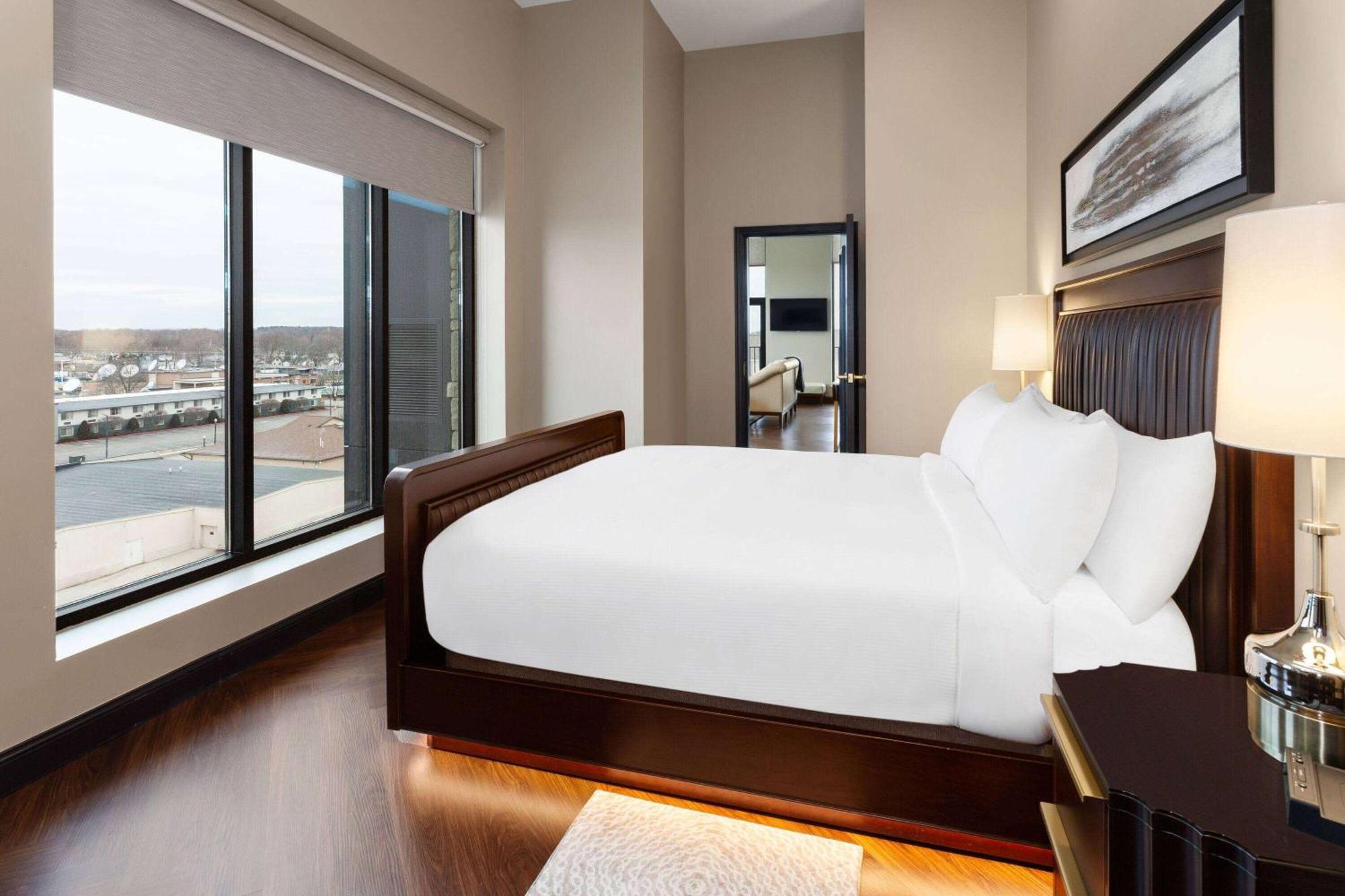 Grand Penthouse Suite with King Bed, Non-Smoking