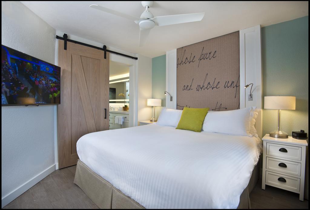 Superior King Suite with Sofa Bed