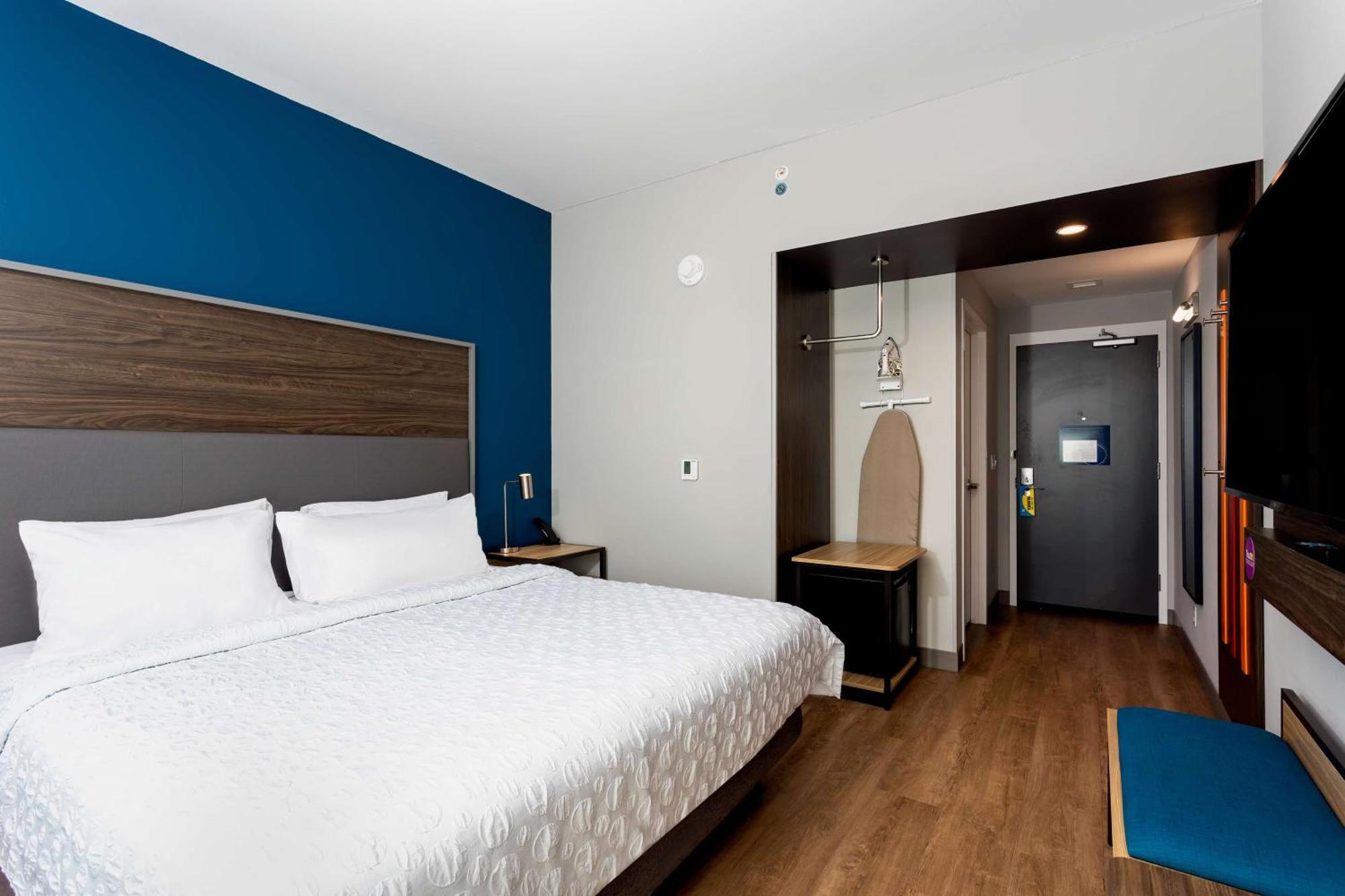 King Room - Hearing Accessible