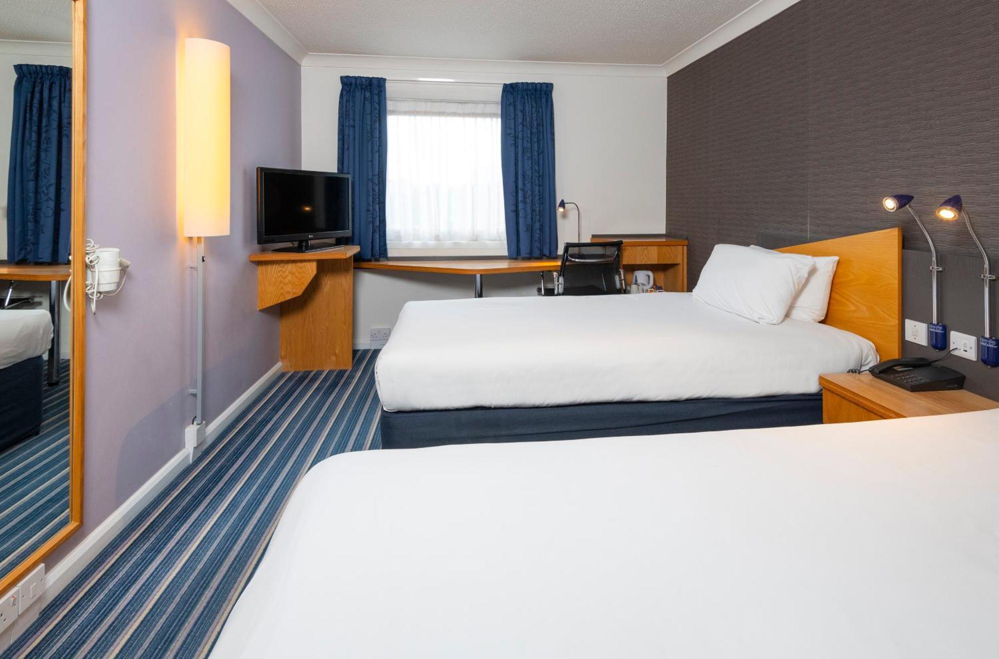 Standard Twin Room with Free Hot Breakfast,1516452874:JPEG