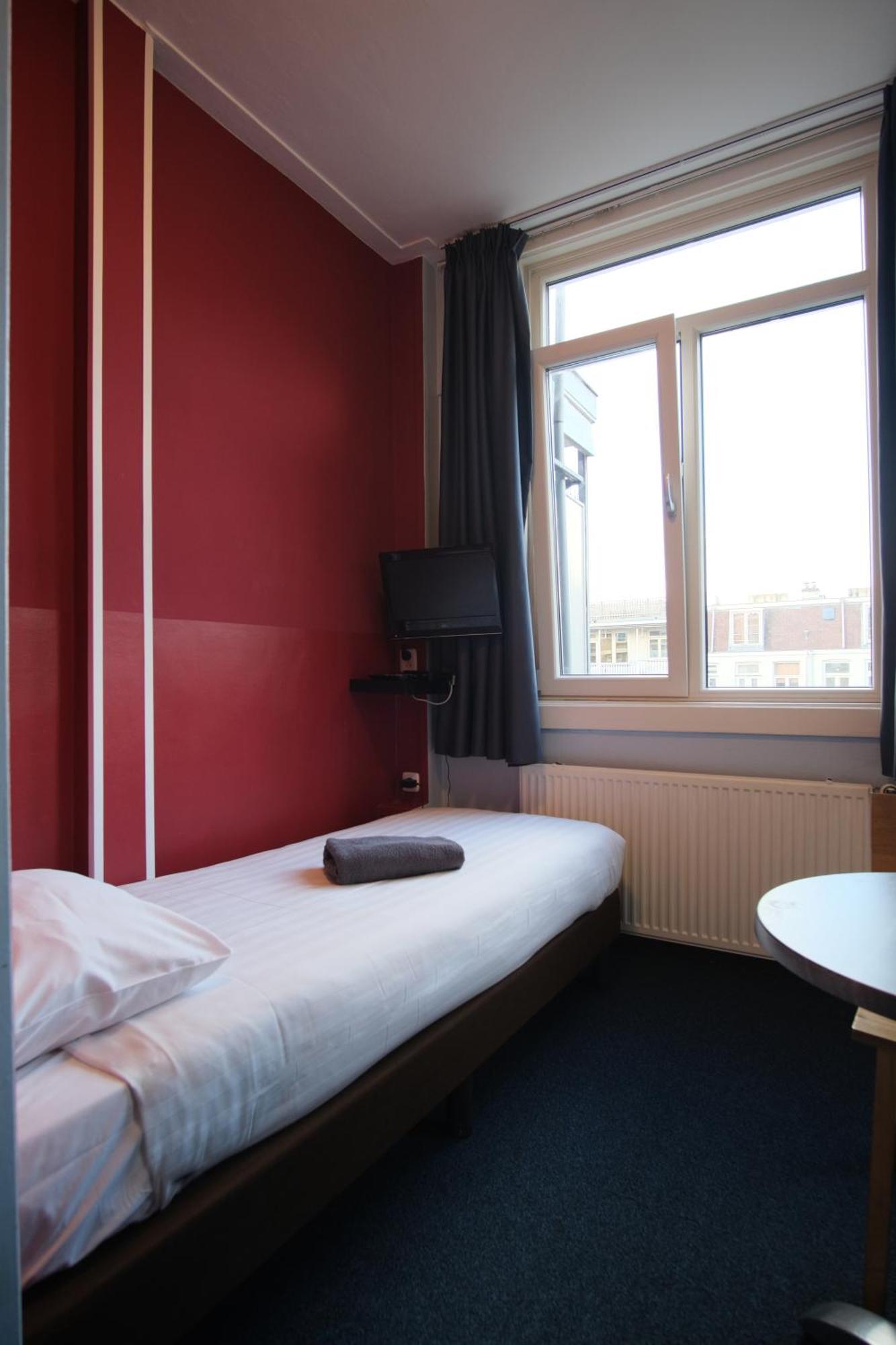 Einzelzimmer mit Balkon