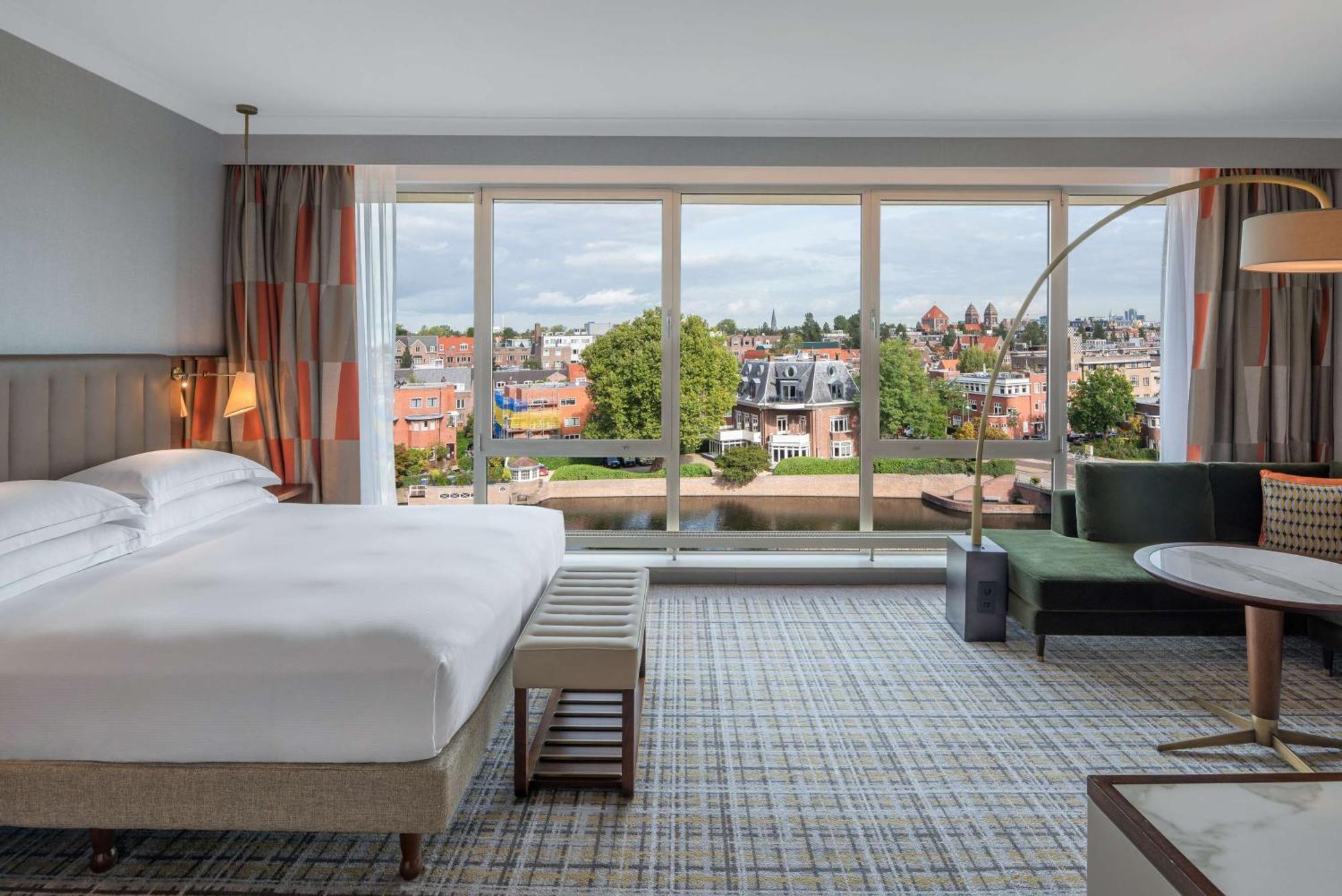 Suite Junior Lit King-Size - Vue sur le Canal