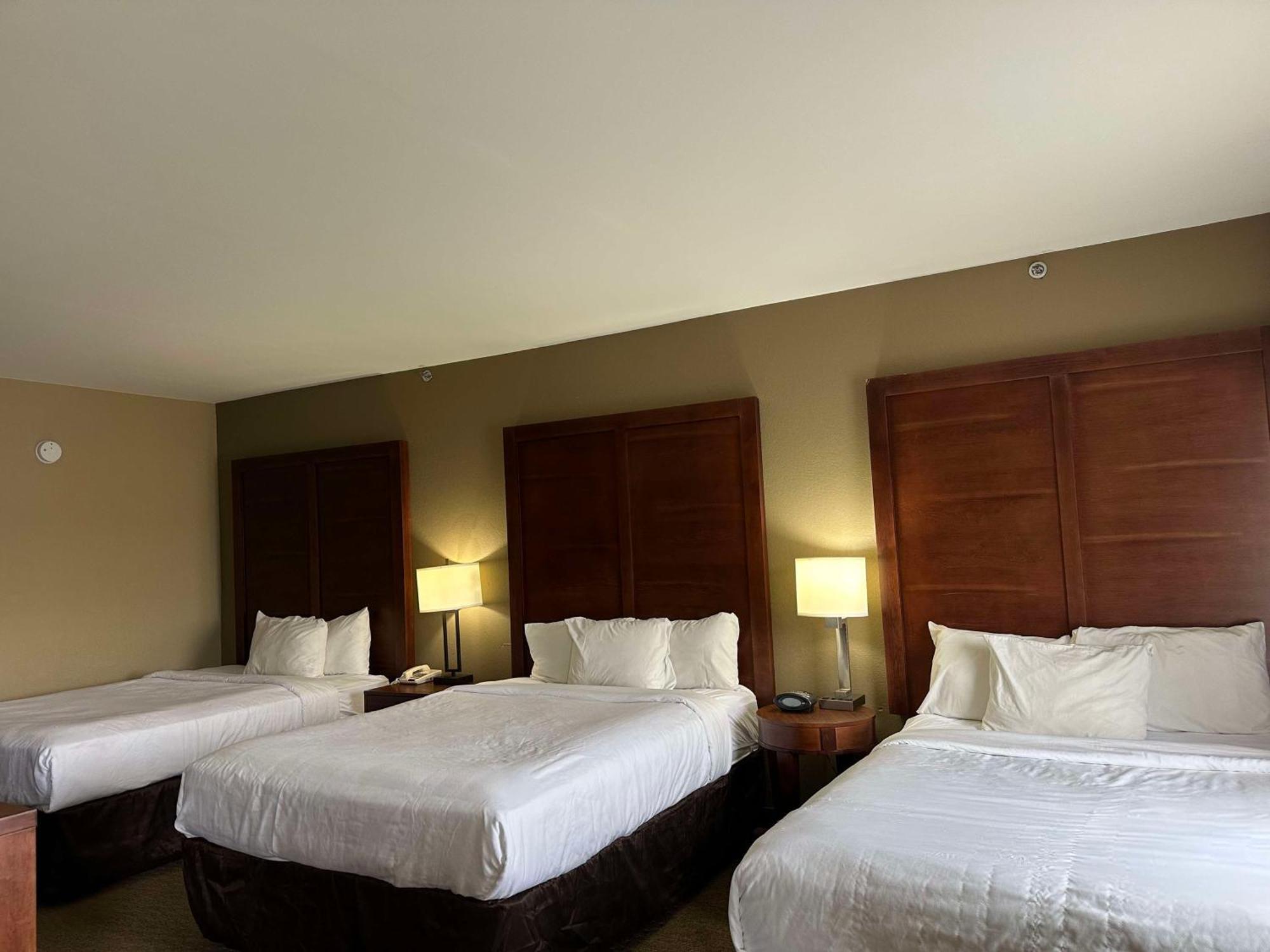 Queen Suite with Three Queen Beds and Sofa Bed - Non-Smoking