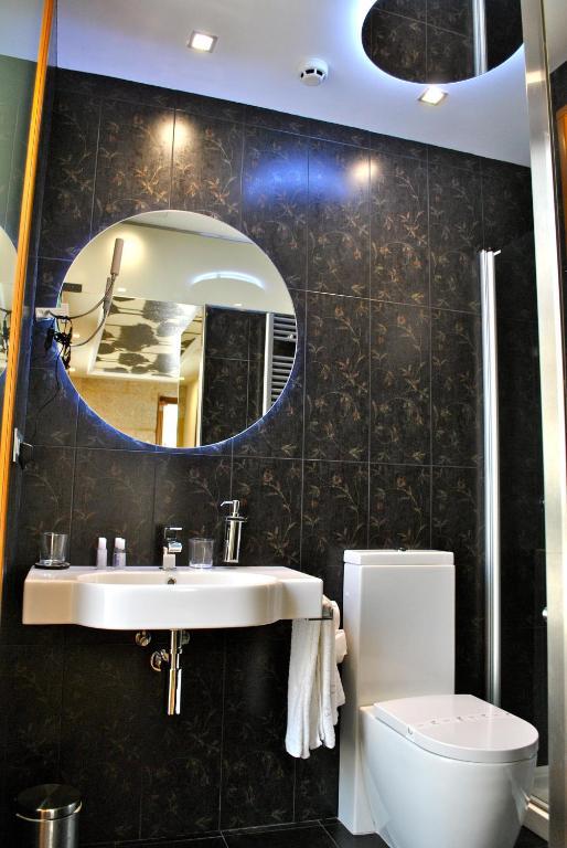 Deluxe Double Room with Balcony or Gallery,25155270:JPEG