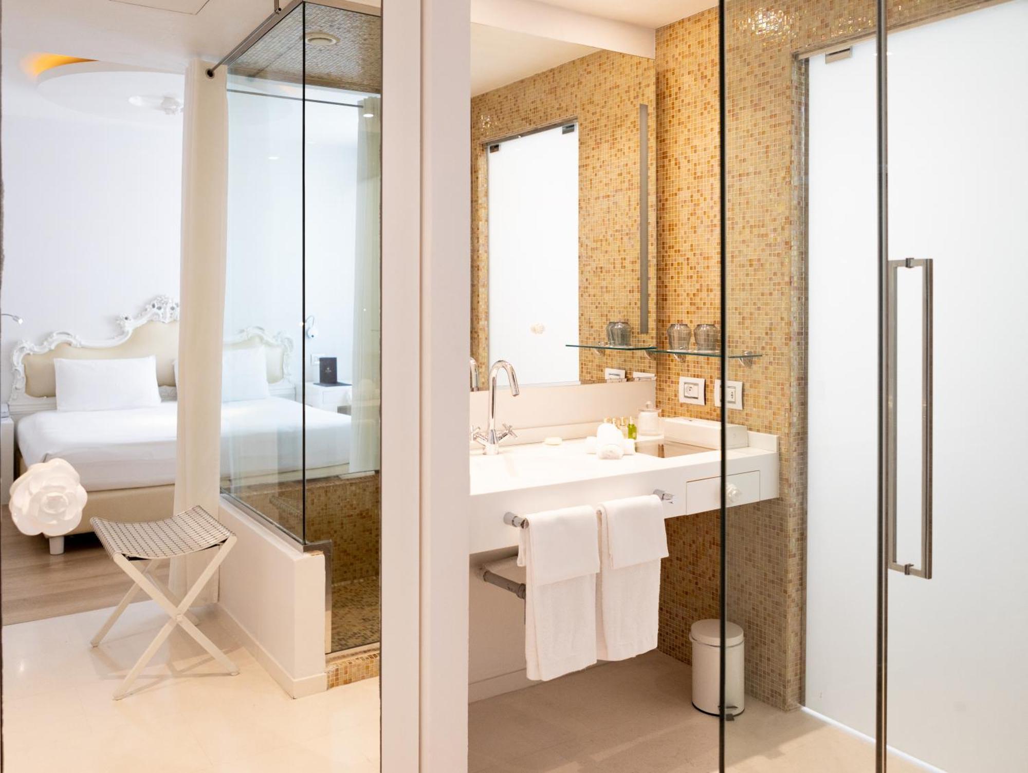Chambre Double ou Lits Jumeaux Supérieure - Accès Gratuit au Spa