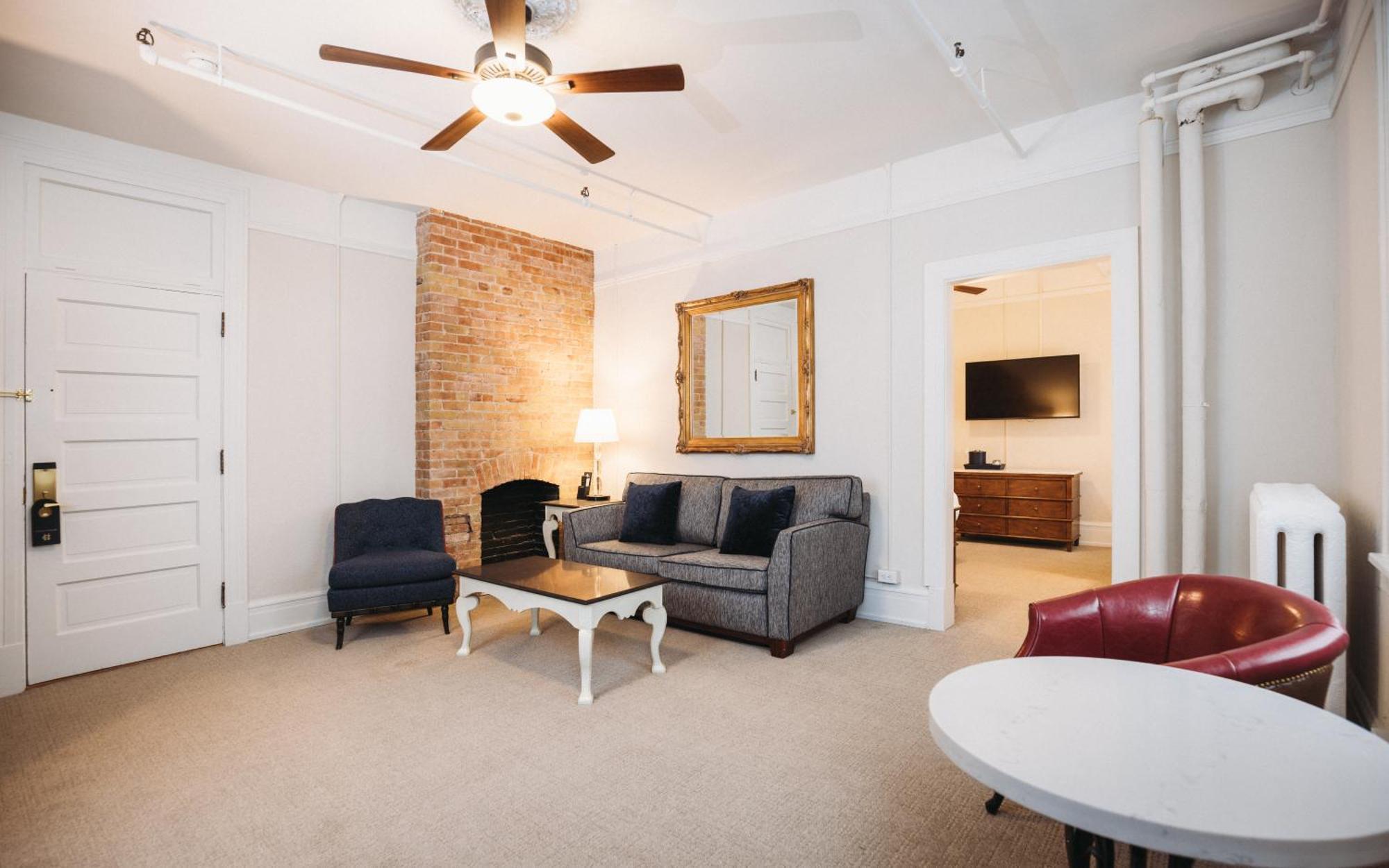 King Studio with Sofa Bed