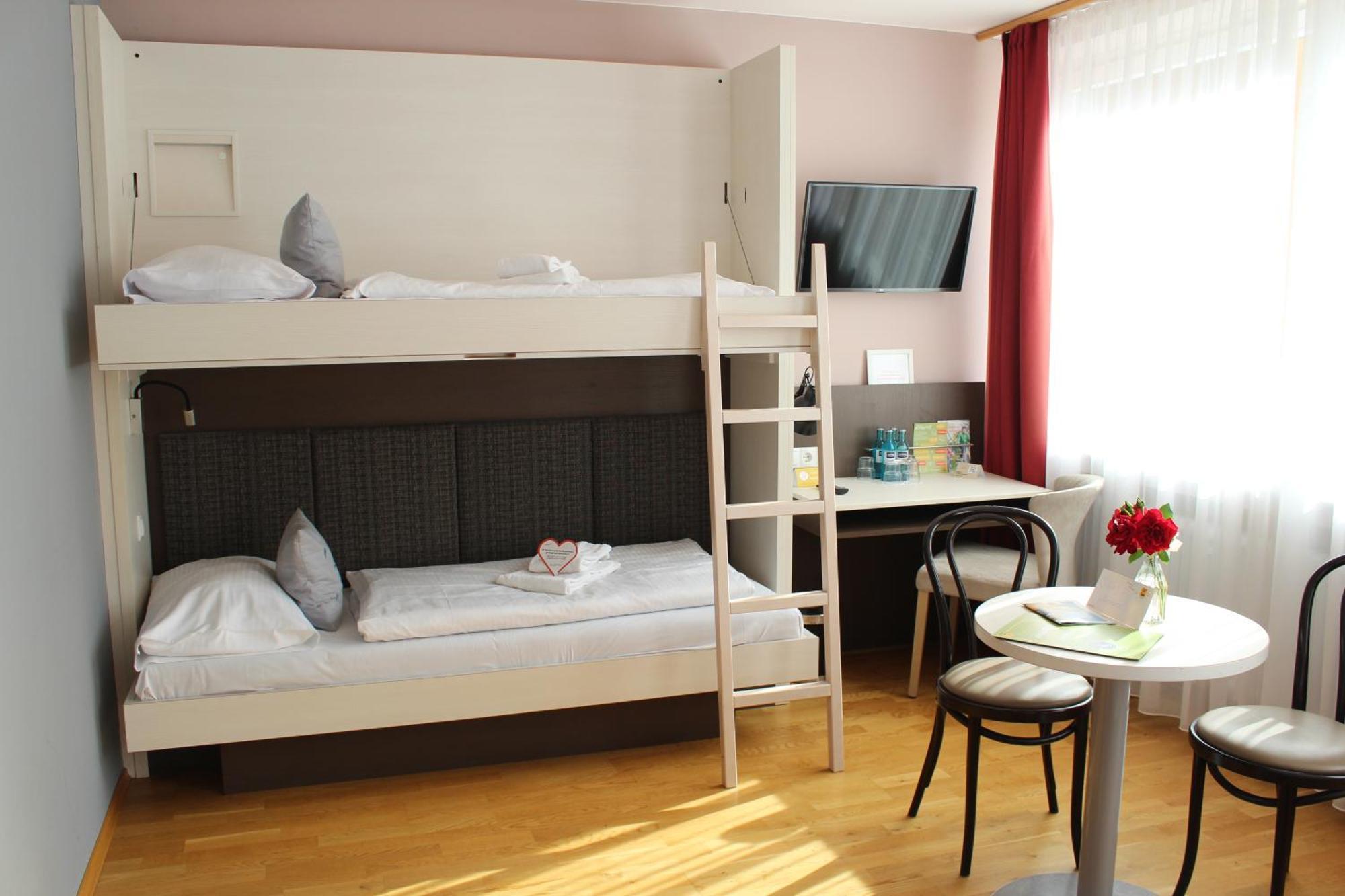 Quadruple Room,1272606352:JPEG