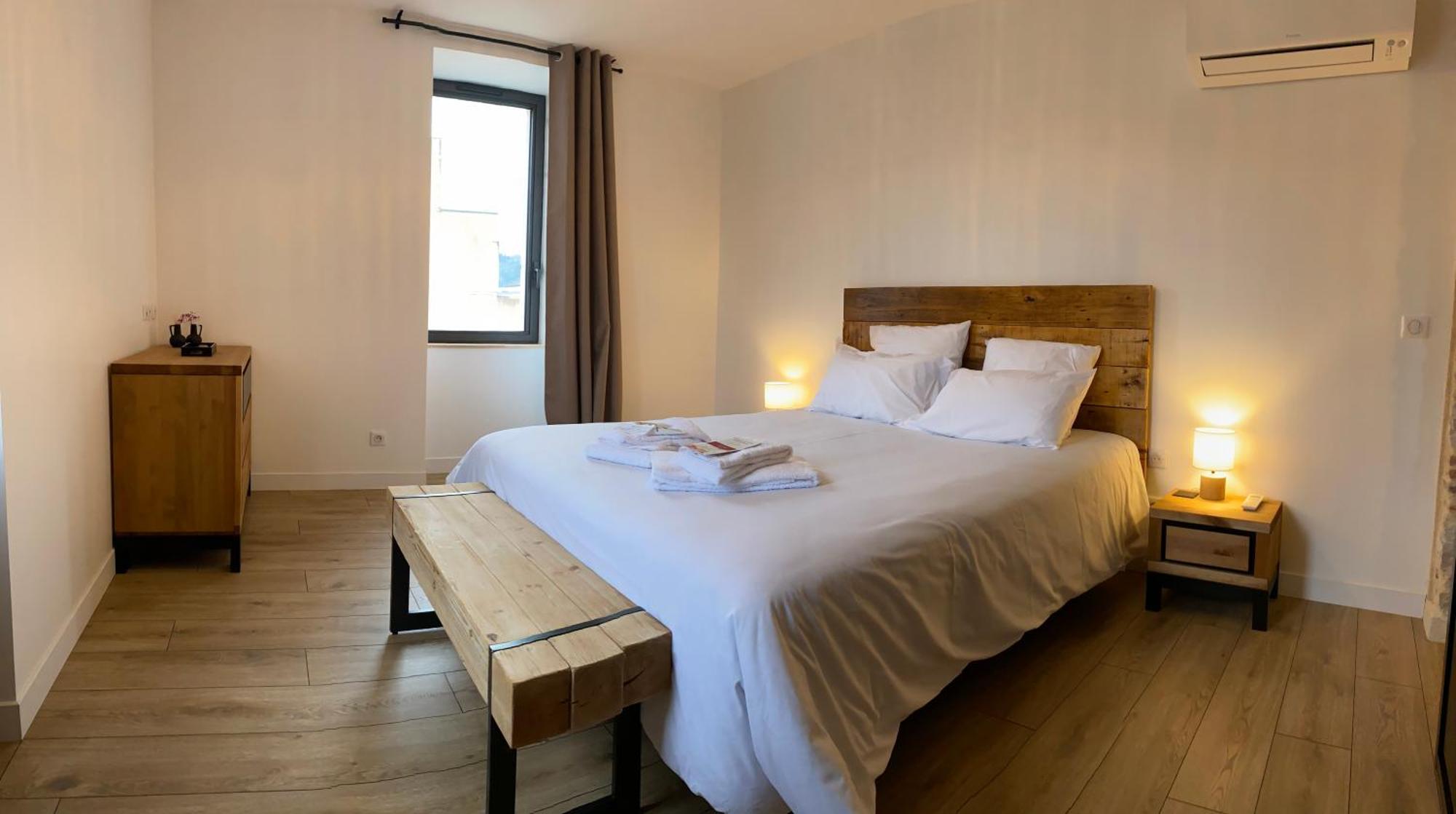 Chambre Double - Vue sur Piscine