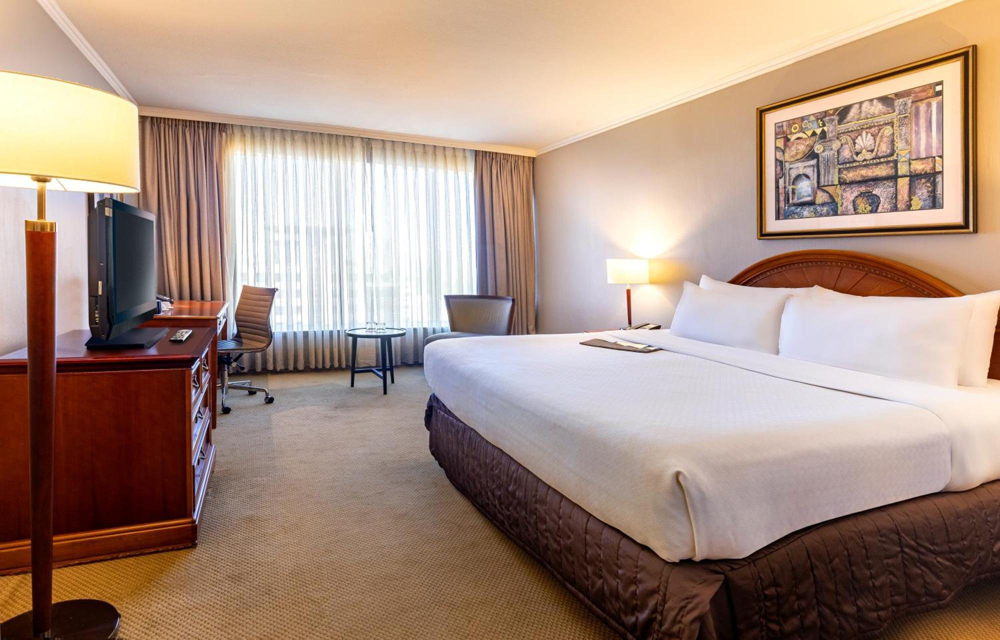Classic King Room with City View